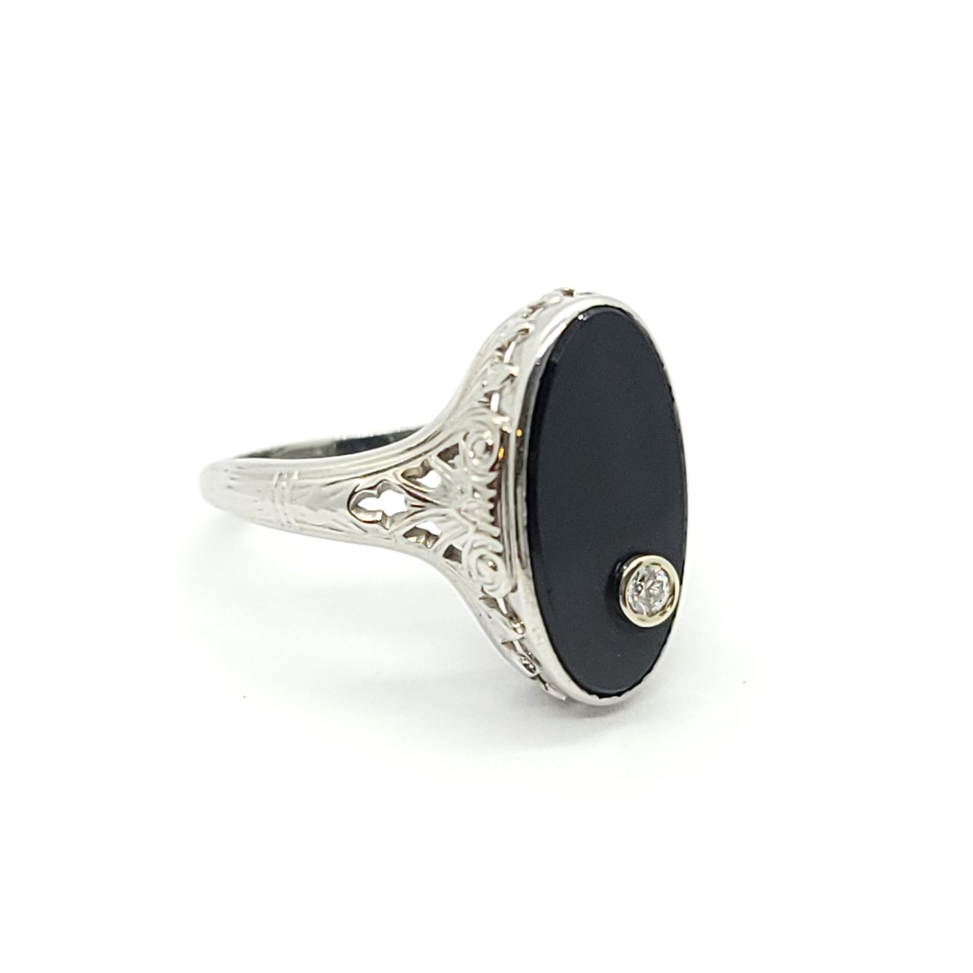 EDWARDIAN ANTIQUE DIAMOND & ONYX RING SET IN 18k WHITE GOLD