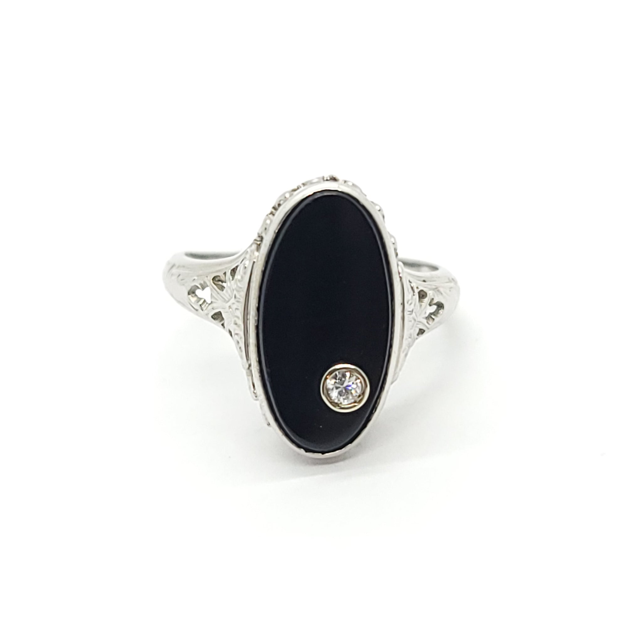 EDWARDIAN ANTIQUE DIAMOND & ONYX RING SET IN 18k WHITE GOLD