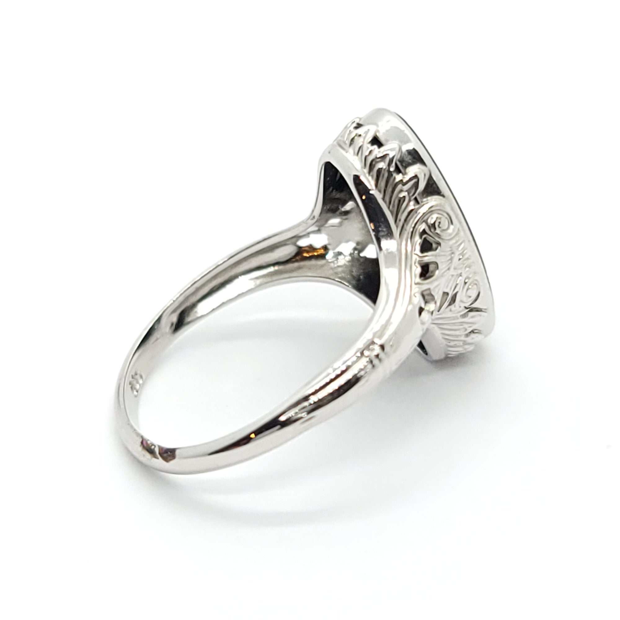 EDWARDIAN ANTIQUE DIAMOND & ONYX RING SET IN 18k WHITE GOLD