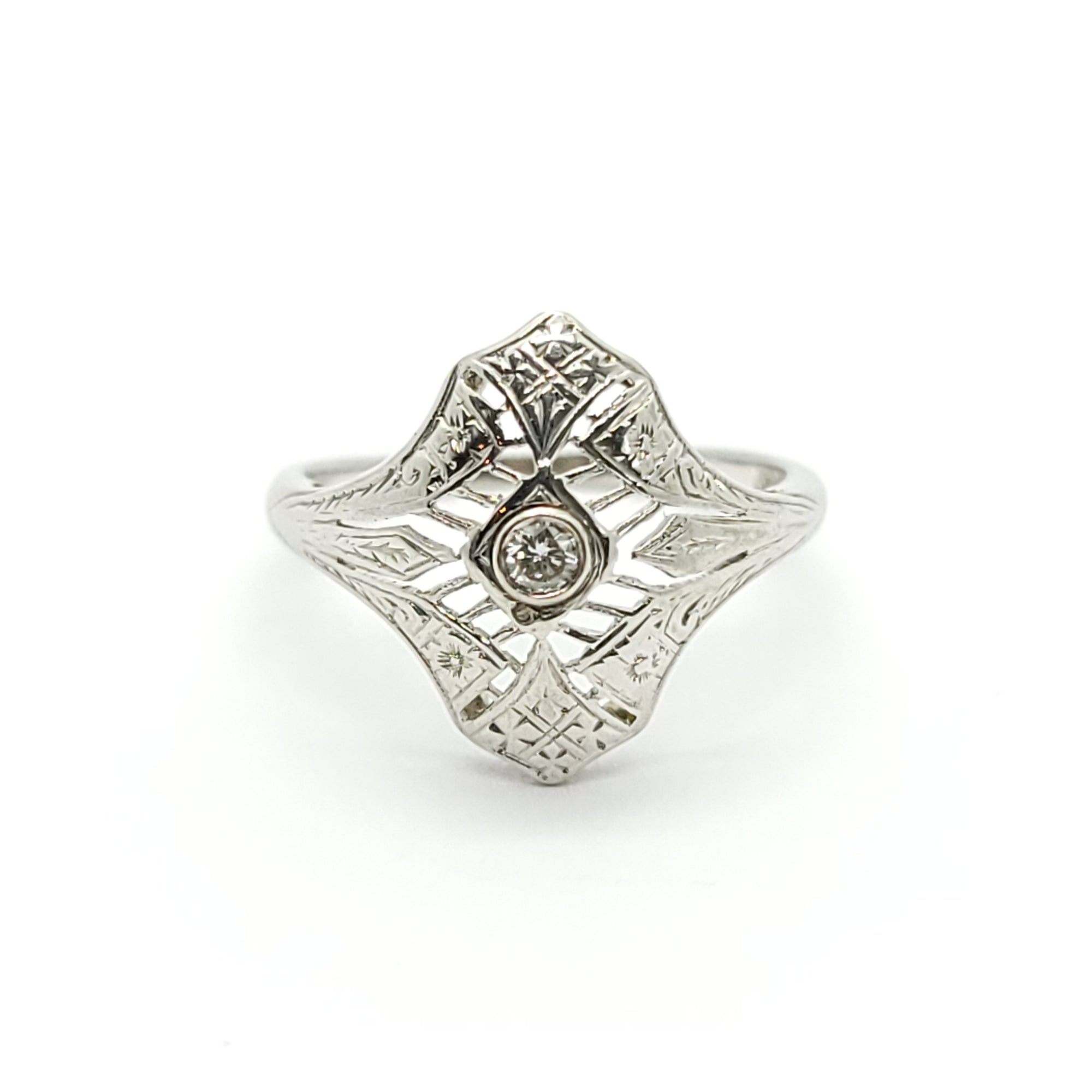 ANTIQUE 18k WHITE GOLD ART DECO FILIGREE DIAMOND COCKTAIL RING