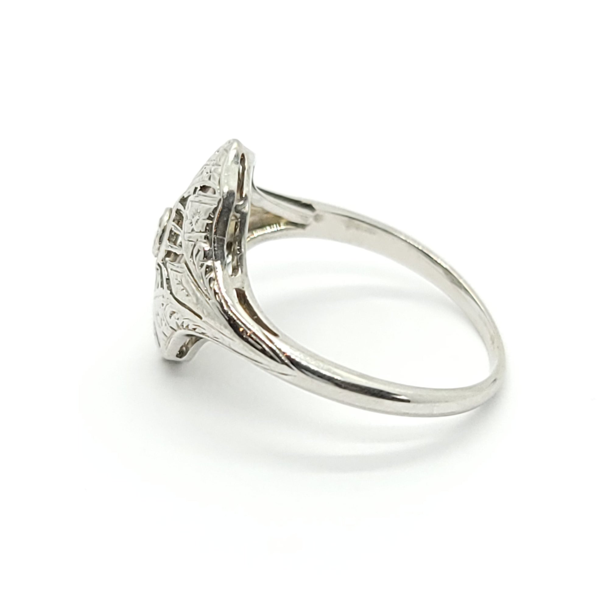 ANTIQUE 18k WHITE GOLD ART DECO FILIGREE DIAMOND COCKTAIL RING