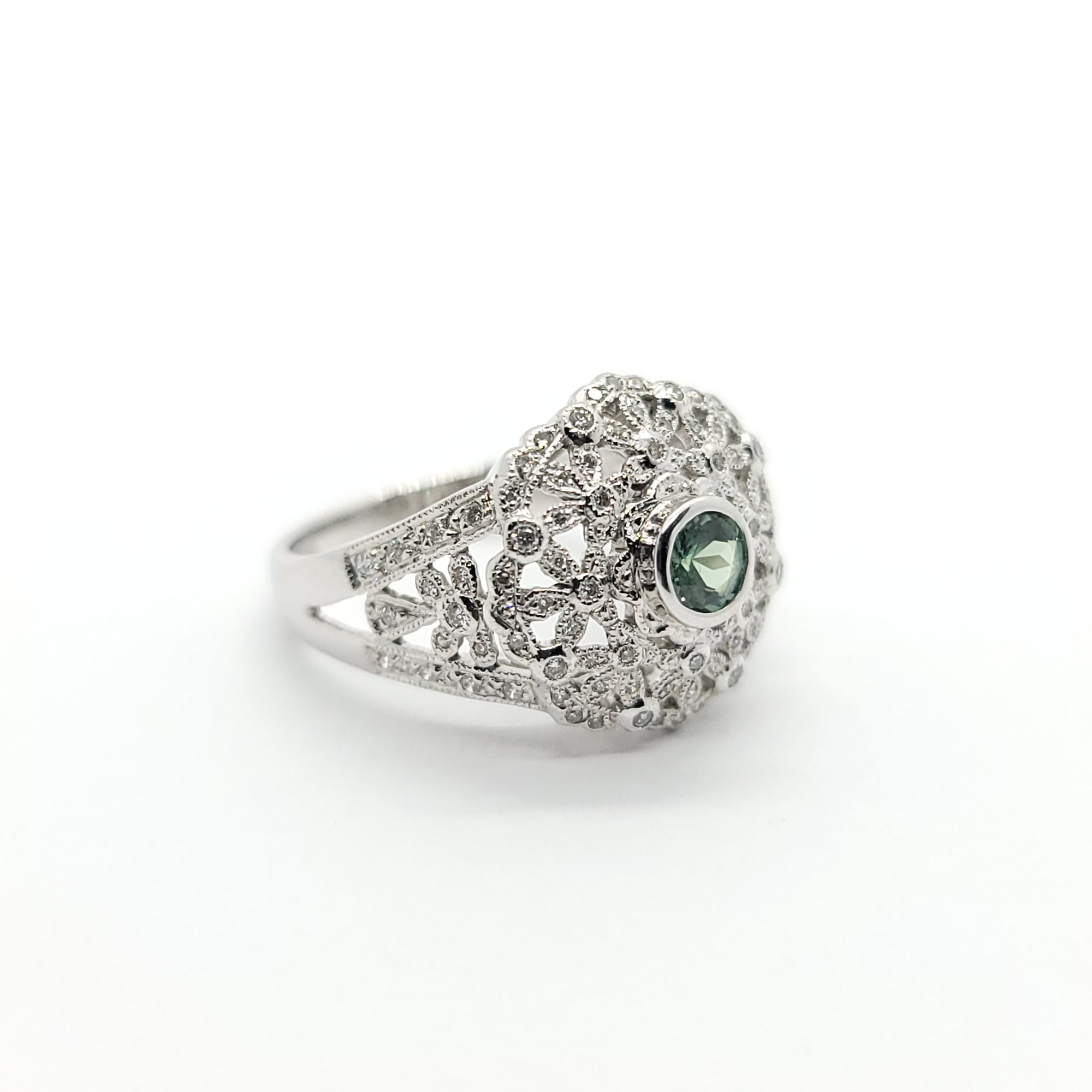 LE VIAN 14k WHITE GOLD ALEXANDRITE & DIAMOND RING FLOWER SETTING