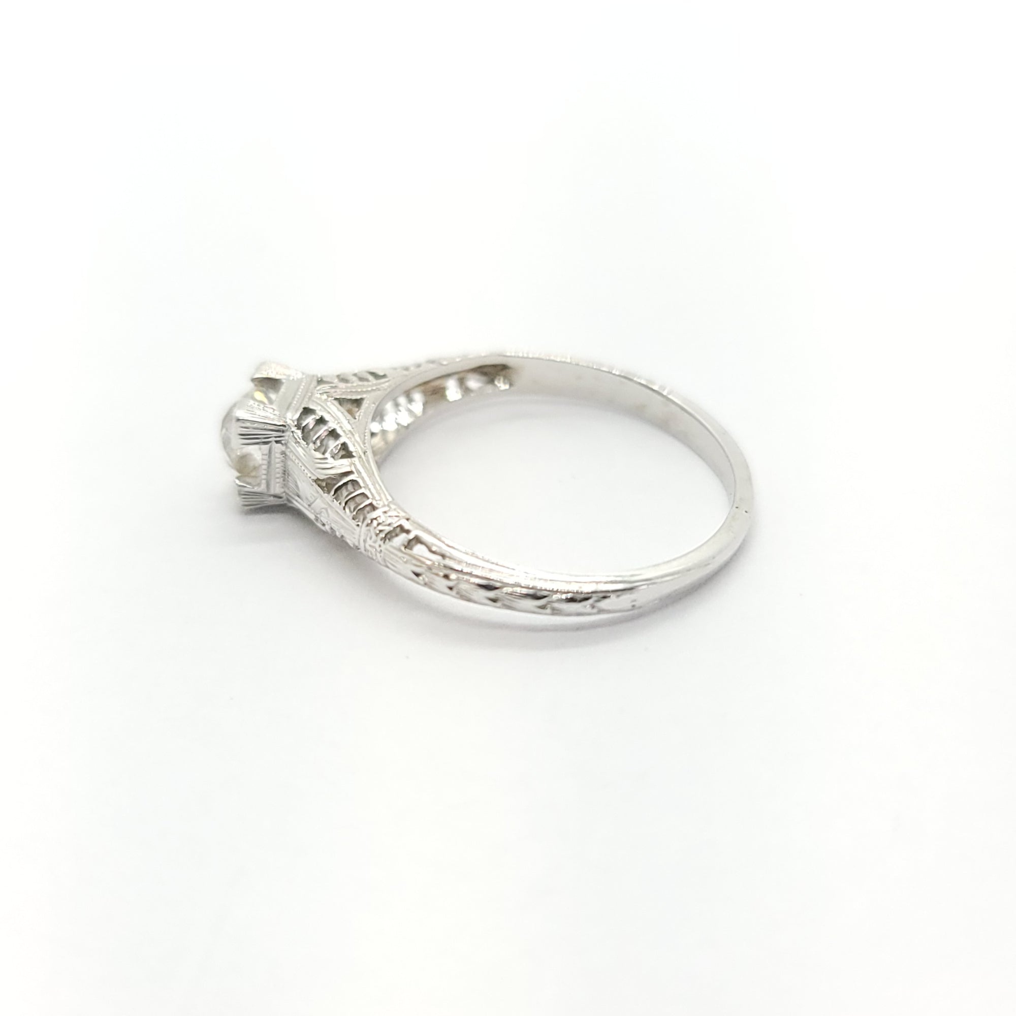 ANTIQUE 18k WHITE GOLD ART DECO FILIGREE ILLUSION ENGAGEMENT RING EUROPEAN CUT DIAMOND