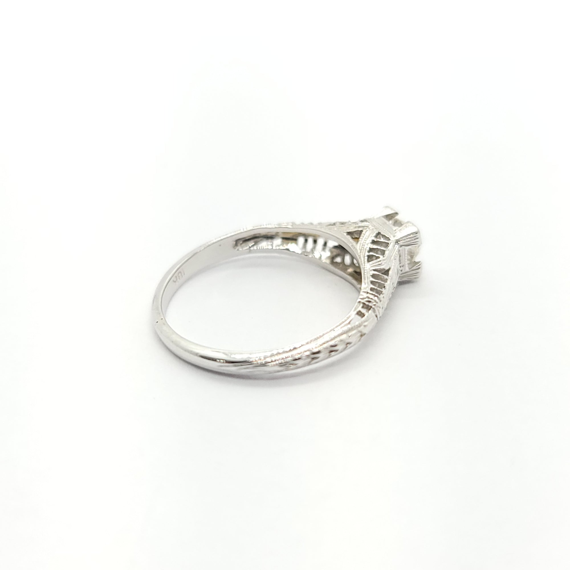 ANTIQUE 18k WHITE GOLD ART DECO FILIGREE ILLUSION ENGAGEMENT RING EUROPEAN CUT DIAMOND