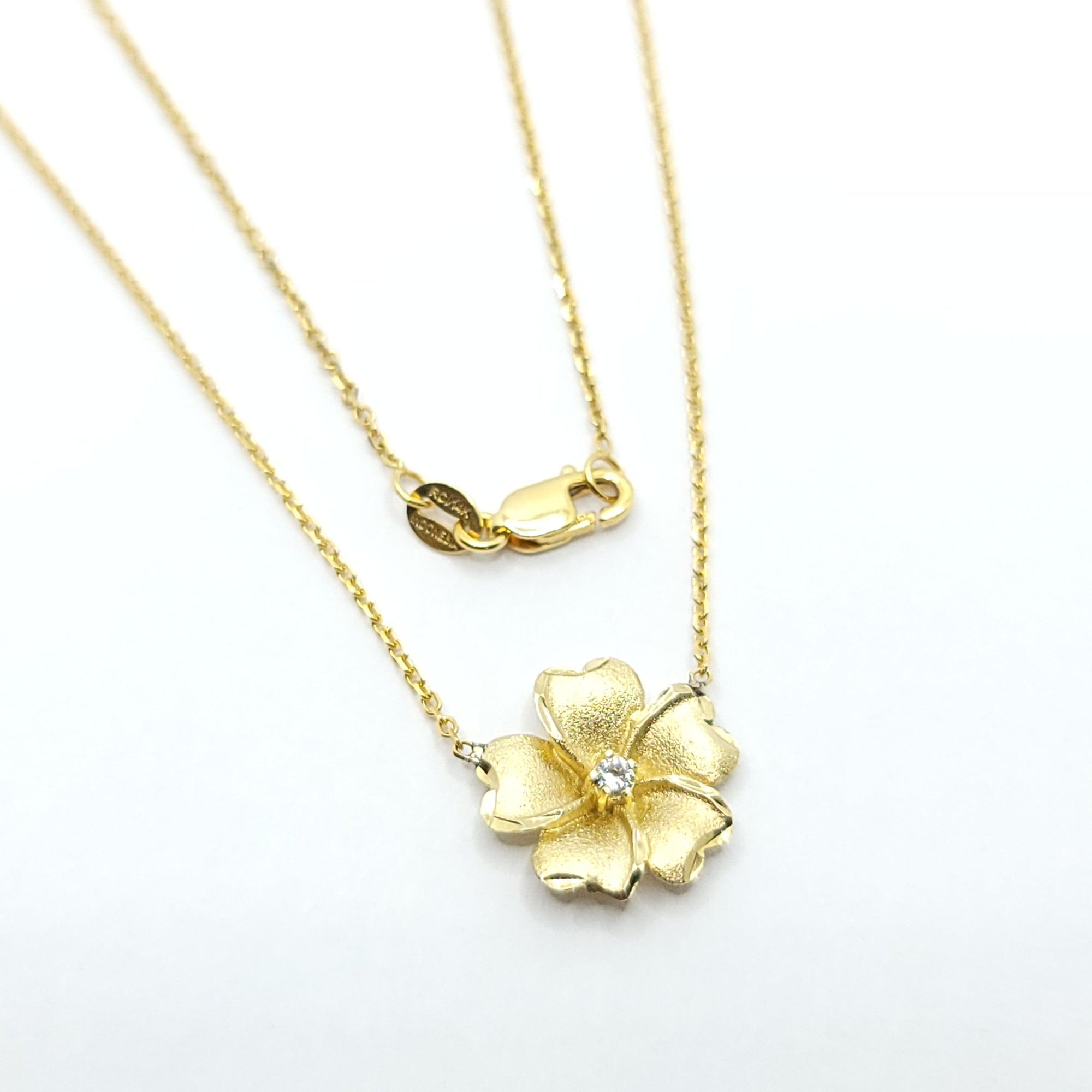 DIAMOND FLOWER PENDANT NECKLACE 14K YELLOW GOLD AND 14K YELLOW GOLD CHAIN