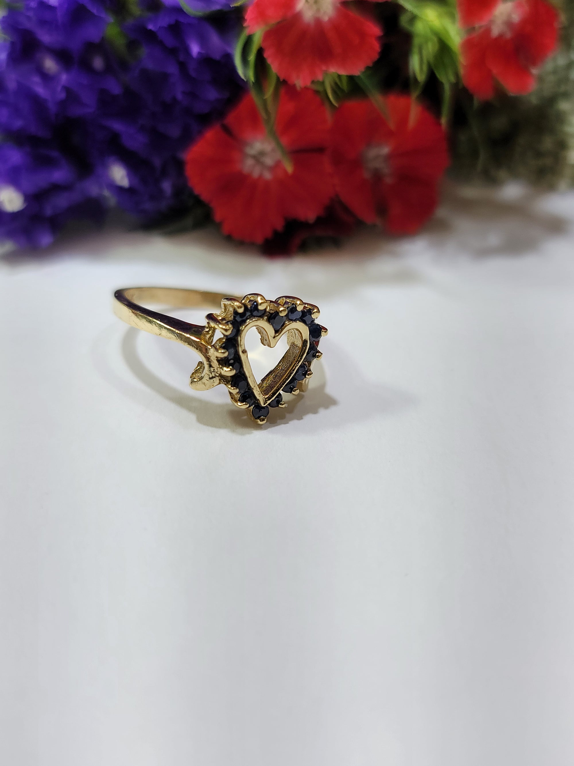 ANTIQUE 14K YELLOW GOLD NATURAL SAPPHIRE OPEN HEART SHAPE RING