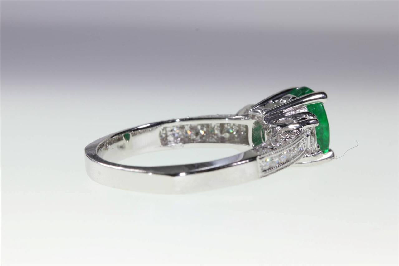 ANTIQUE 14K WHITE GOLD OVAL SHAPE COLOMBIAN EMERALD & ROUND DIAMOND RING 2.25CT