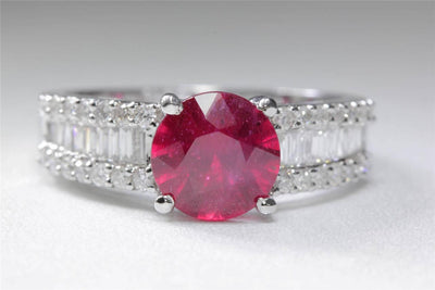 MODERN 14k WHITE GOLD ROUND SOLITAIRE RUBY & ROUND & BAGUETTE DIAMOND RING 3.32C