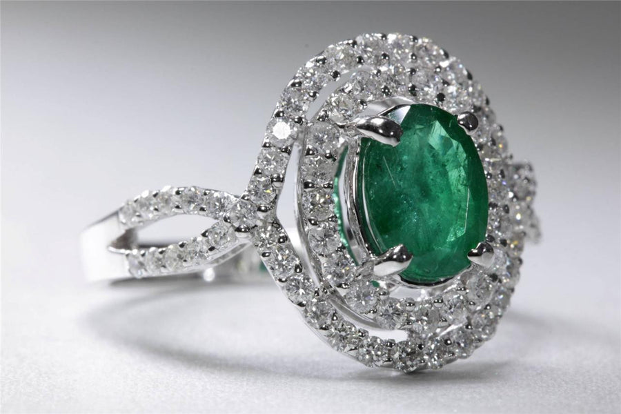 WHITE GOLD LADIES OVAL CUT EMERALD & HALO SETTING DIAMOND RING 2.08CT 18k