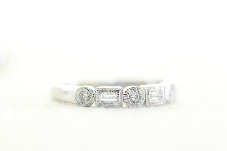 ANTIQUE WHITE GOLD BAGUETTE AND ROUND SET DIAMOND WEDDING BAND RING 14k