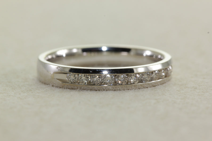 LADIES CHANNEL SET 14k WHITE GOLD DIAMOND WEDDING BAND RING