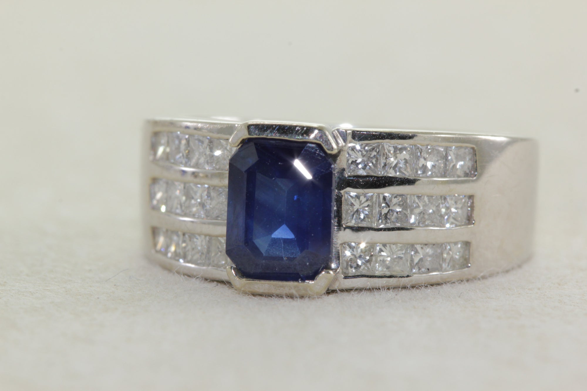 EMERALD CUT SAPPHIRE & PRINCESS CUT DIAMOND RING 14k WHITE GOLD LADIES WIDE