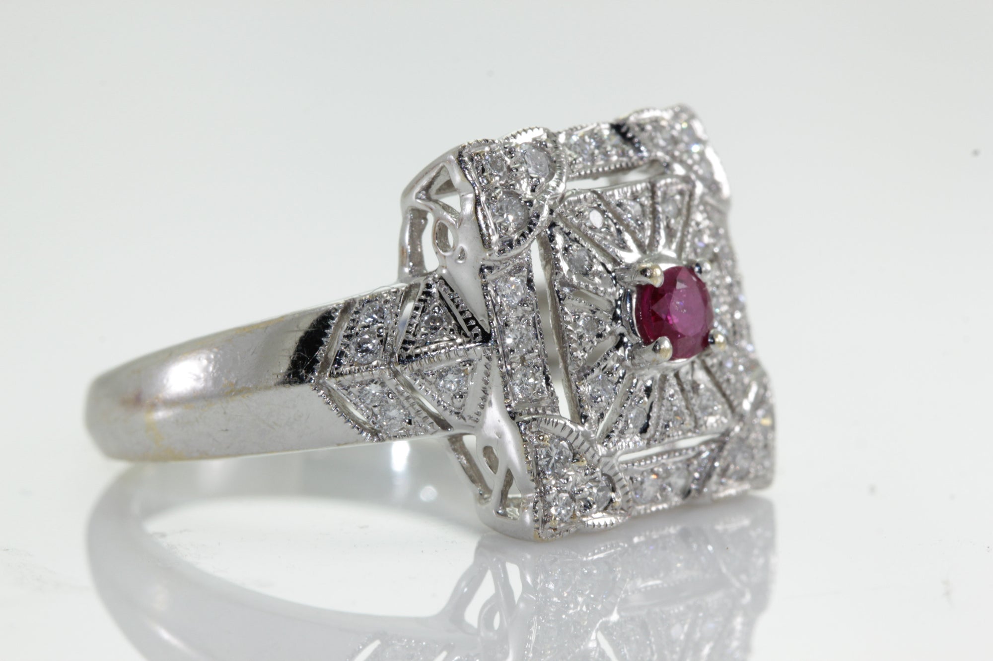 ANTIQUE 14K WHITE GOLD NATURAL RUBY & DIAMOND RING
