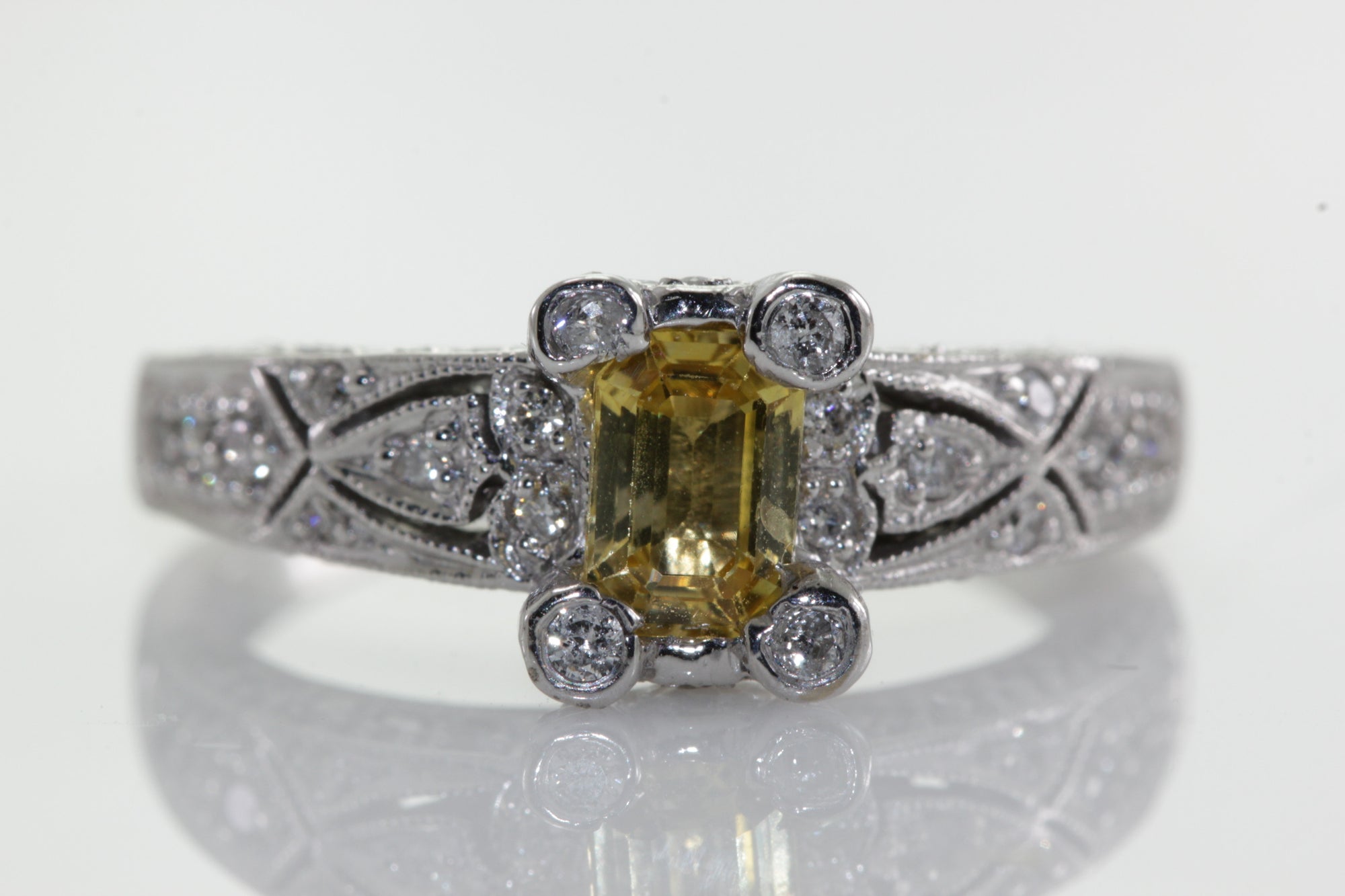 ANTIQUE 18k WHITE GOLD LADIES CITRINE & DIAMOND RING