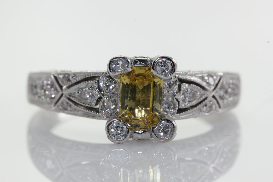 ANTIQUE 18k WHITE GOLD LADIES CITRINE & DIAMOND RING