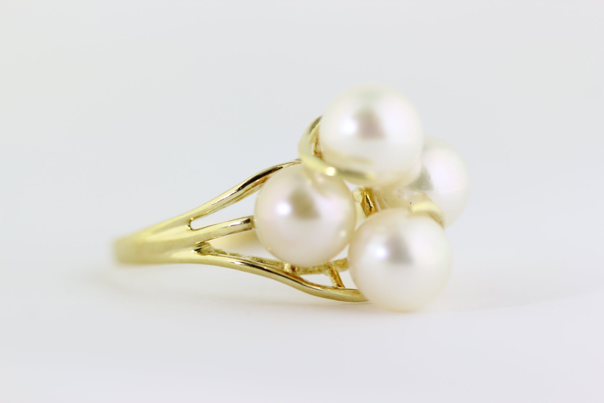 14K YELLOW  GOLD CULTURED PEARL & DIAMOND HALO LADIES RING