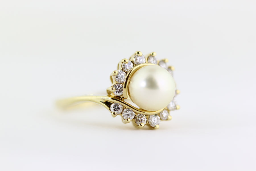 14K YELLOW  GOLD CULTURED PEARL & DIAMOND HALO LADIES RING