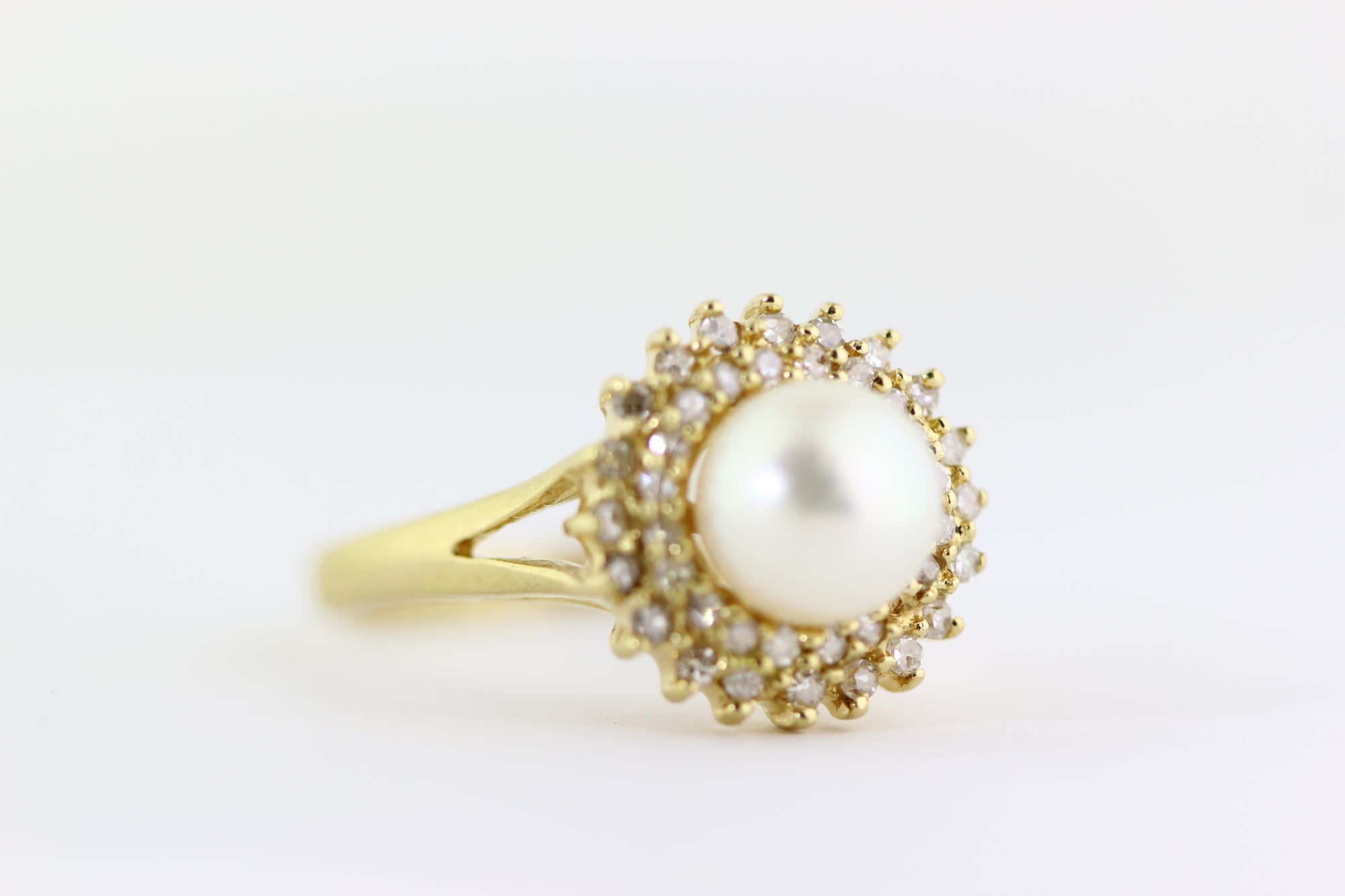 14K YELLOW GOLD CULTURED PEARL & DIAMOND HALO LADIES RING