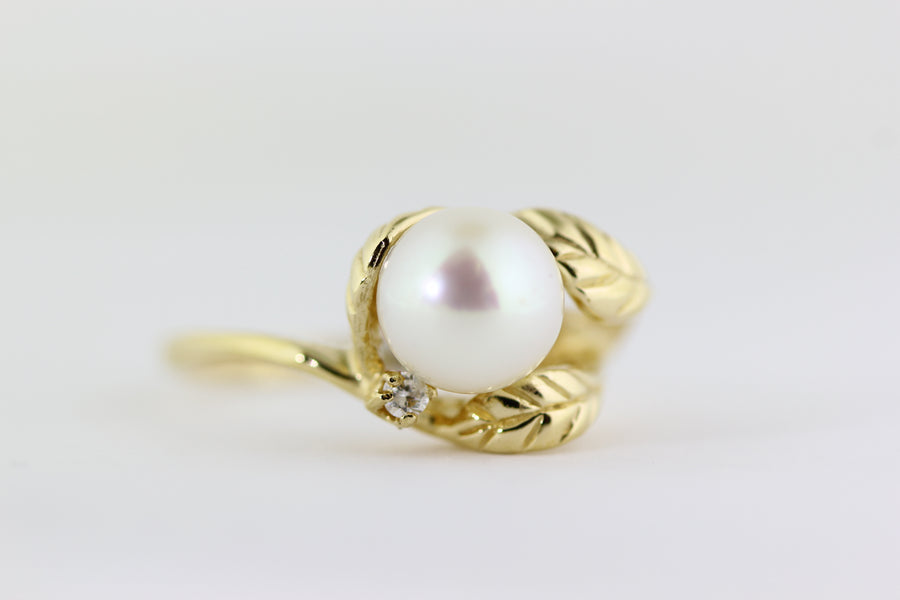14k YELLOW  GOLD CULTURED PEARL & DIAMOND HALO LADIES RING