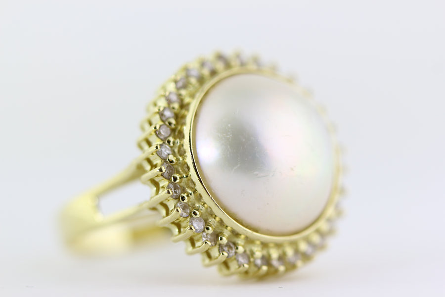 14K YELLOW  GOLD MABE PEARL & DIAMOND HALO LADIES RING