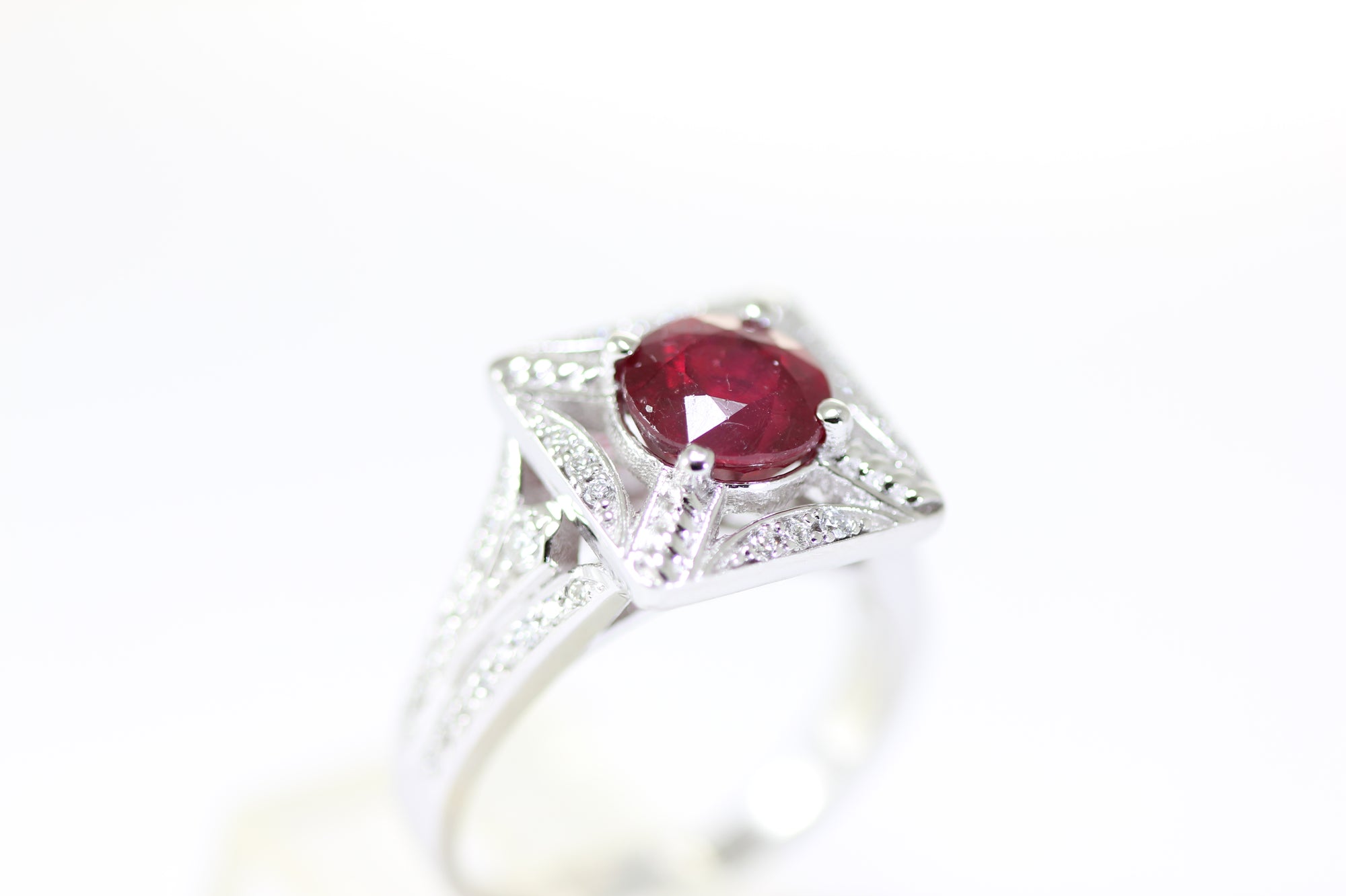 14K WHITE GOLD LADIES HELO RUBY & DIAMOND RING