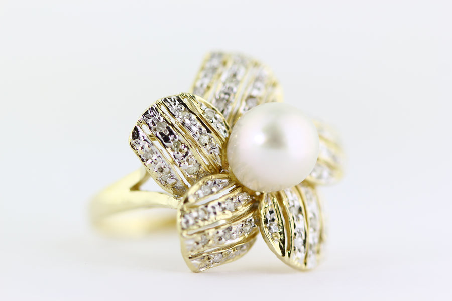 14K YELLOW  GOLD CULTURED PEARL & DIAMOND HALO LADIES RING