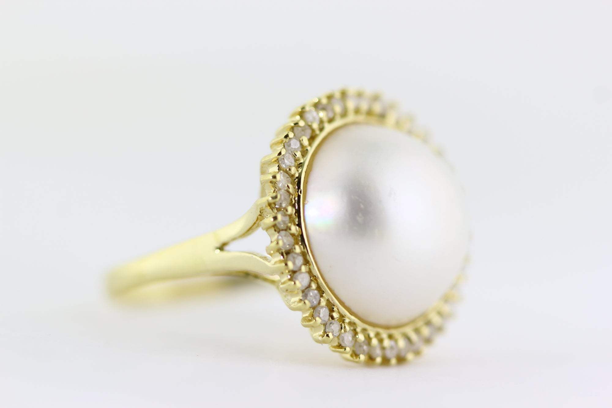 14K YELLOW GOLD MABE PEARL & DIAMOND HALO LADIES RING