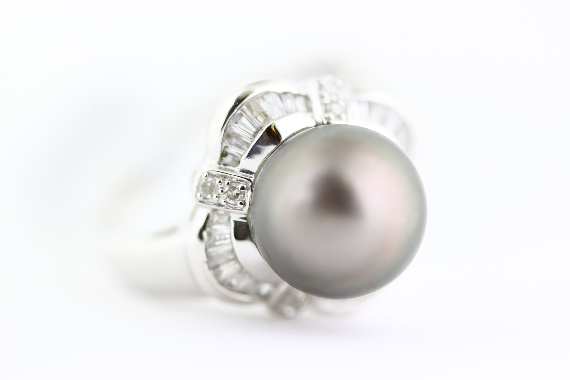 14K WHITE GOLD TAHITIAN PEARL & DIAMOND HALO LADIES RING