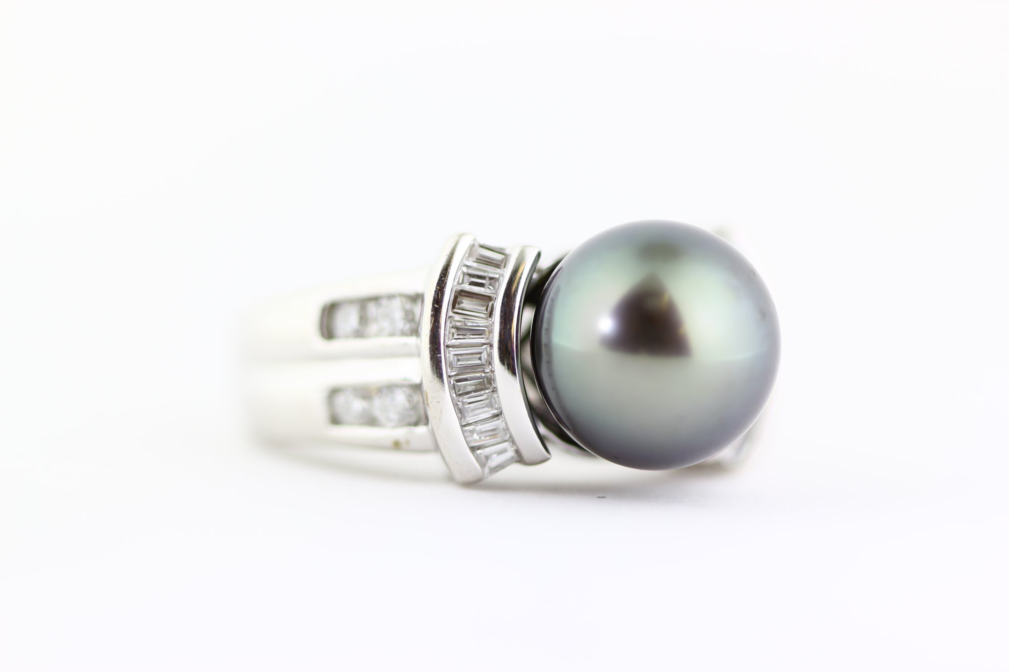 14k WHITE GOLD TAHITIAN PEARL & DIAMOND LADIES RING