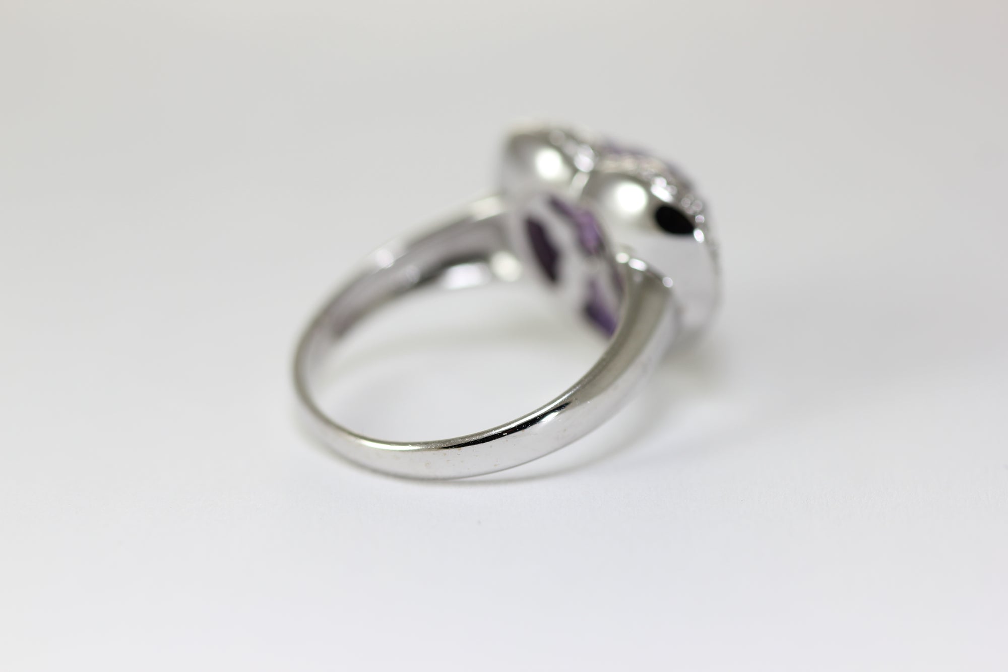 14K WHITE GOLD LADIES HEART AMETHYST & DIAMOND HALO RING