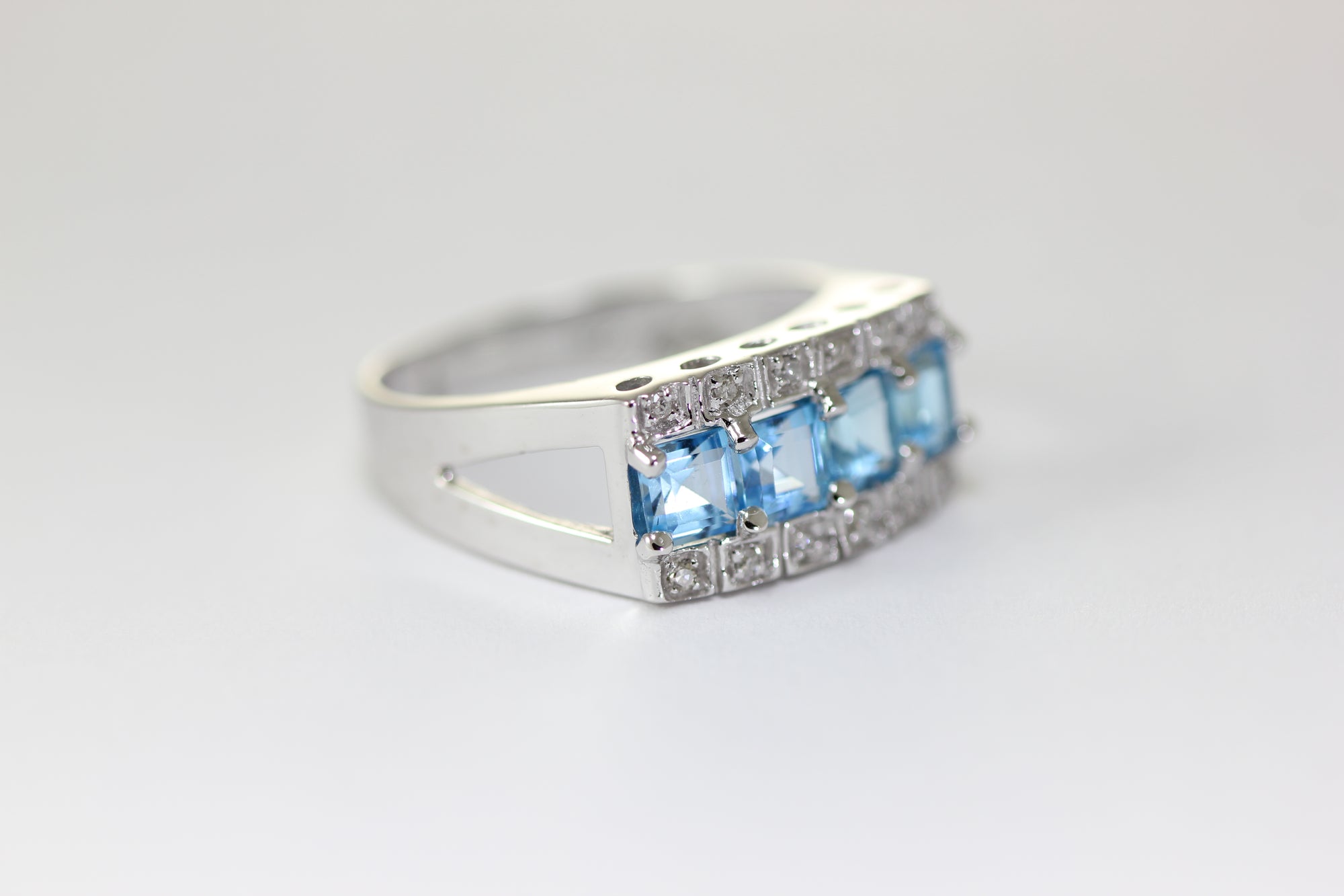 aaa NATURAL PRINCESS CUT BLUE TOPAZ & DIAMOND RING 14K WHITE GOLD