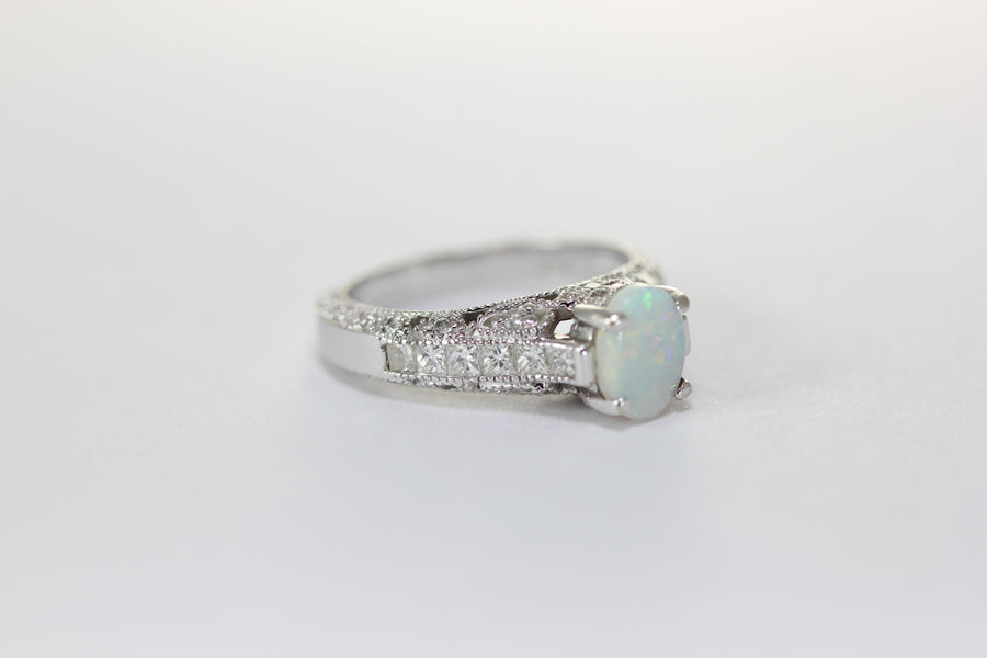 ANTIQUE 14K WHITE GOLD LADIES OPAL & DIAMOND RING
