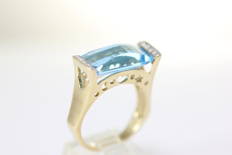 aaa MODERN CUT NATURAL BLUE TOPAZ RING & DIAMOND 14K YELLOW GOLD