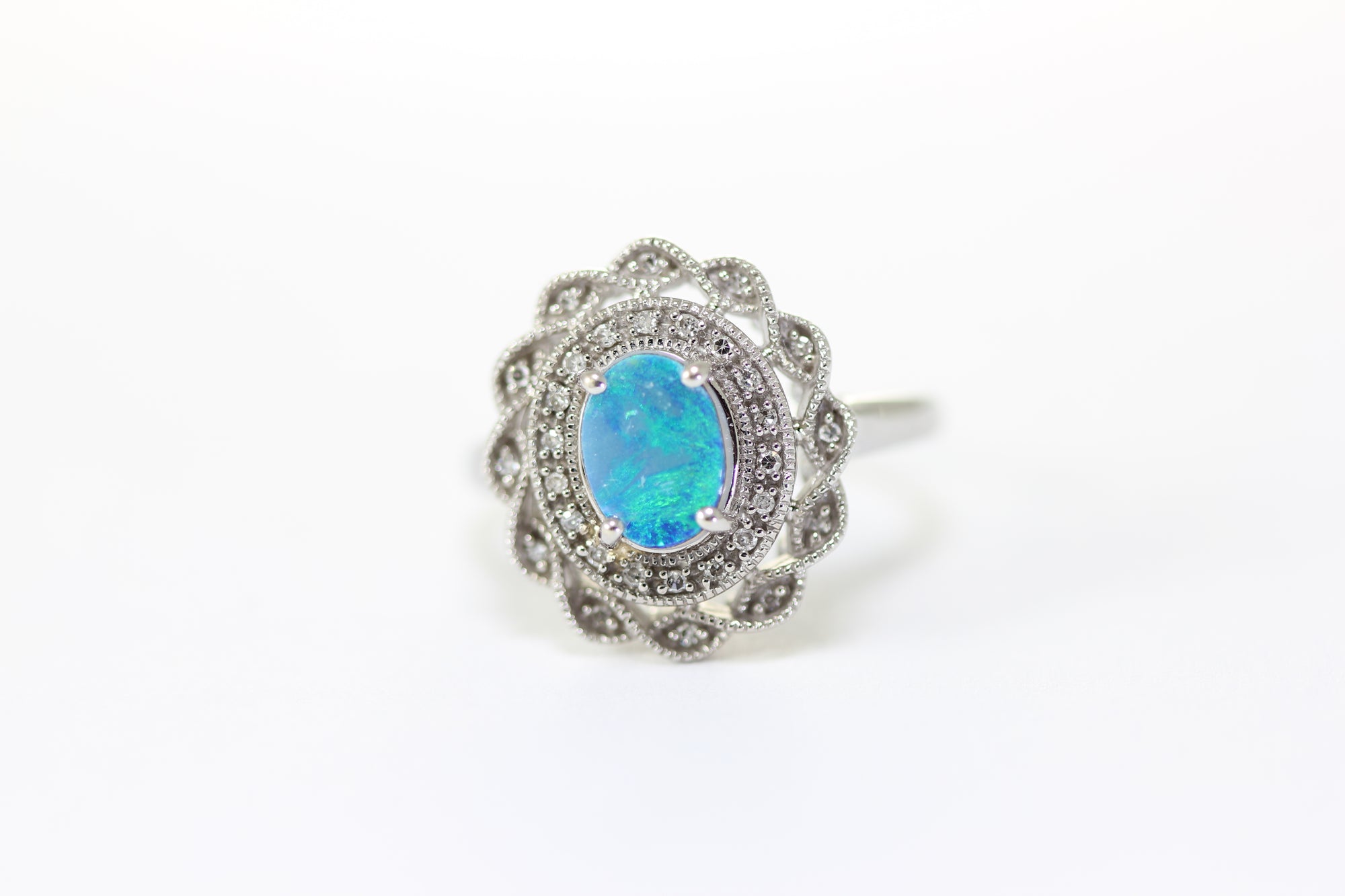 ABC ANTIQUE 14K WHITE GOLD LADIES HELO AUSTRALIAN OPAL & DIAMOND FILIGREE RING