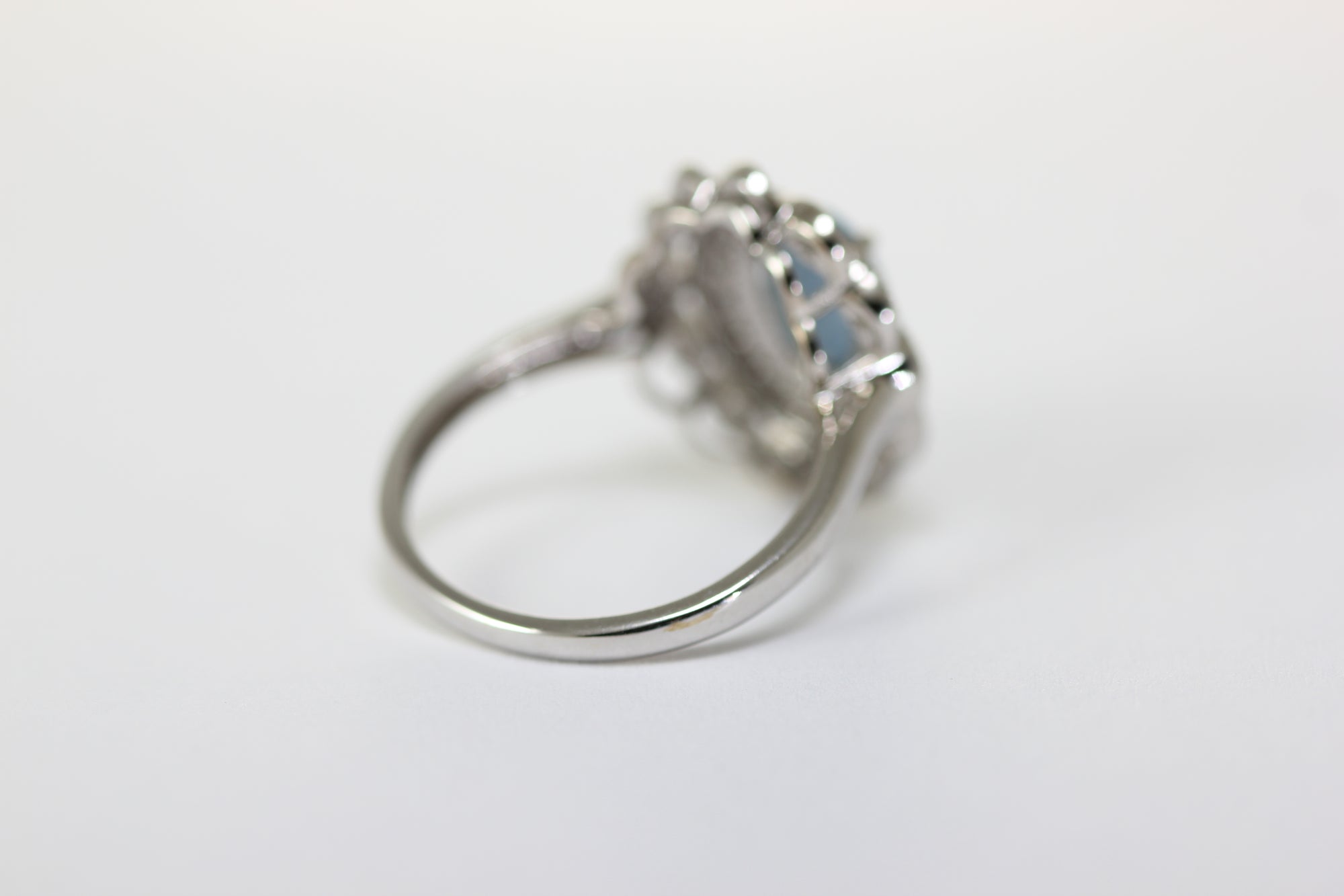 ABC ANTIQUE 14K WHITE GOLD LADIES HELO AUSTRALIAN OPAL & DIAMOND FILIGREE RING