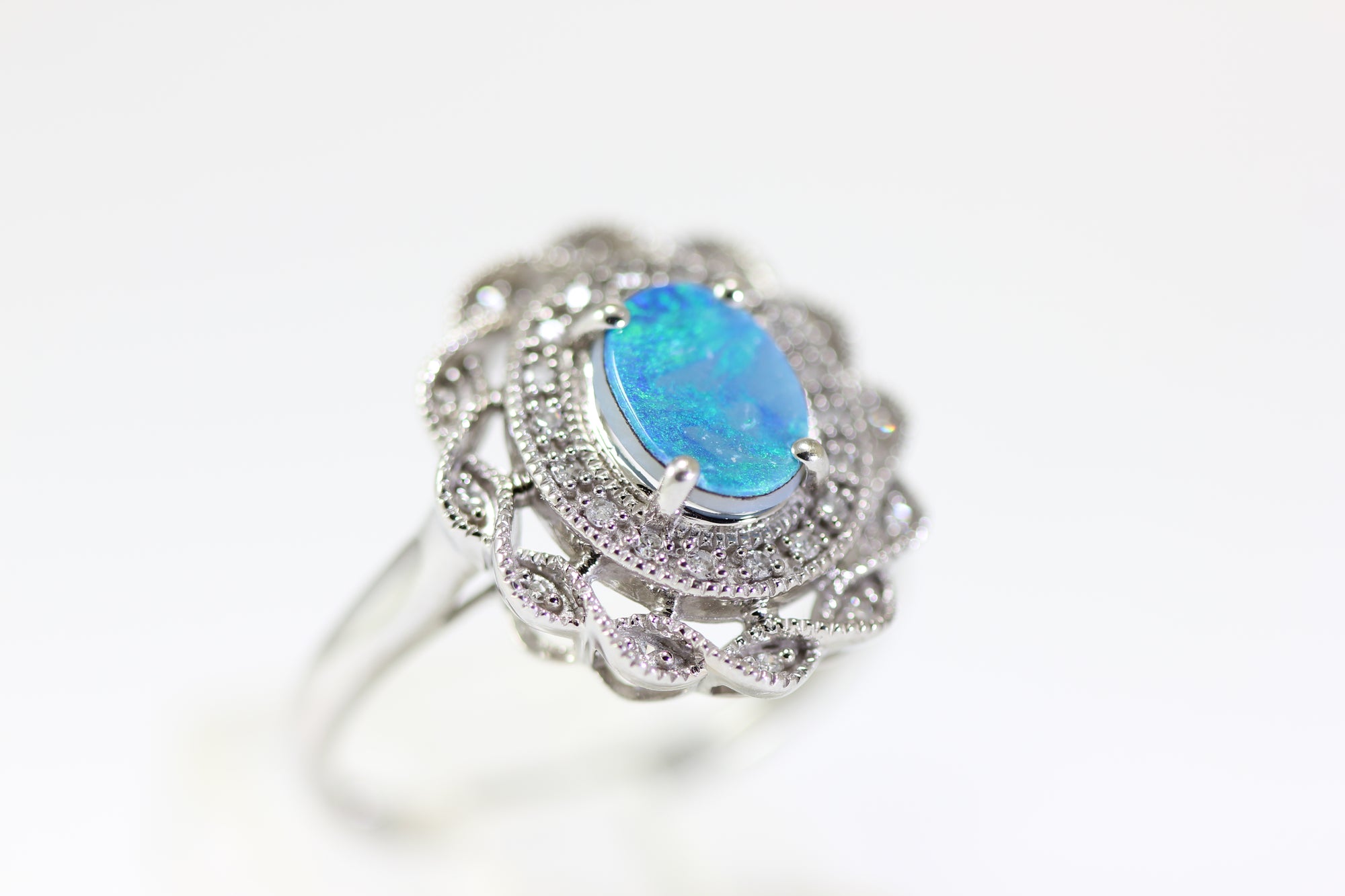 ABC ANTIQUE 14K WHITE GOLD LADIES HELO AUSTRALIAN OPAL & DIAMOND FILIGREE RING