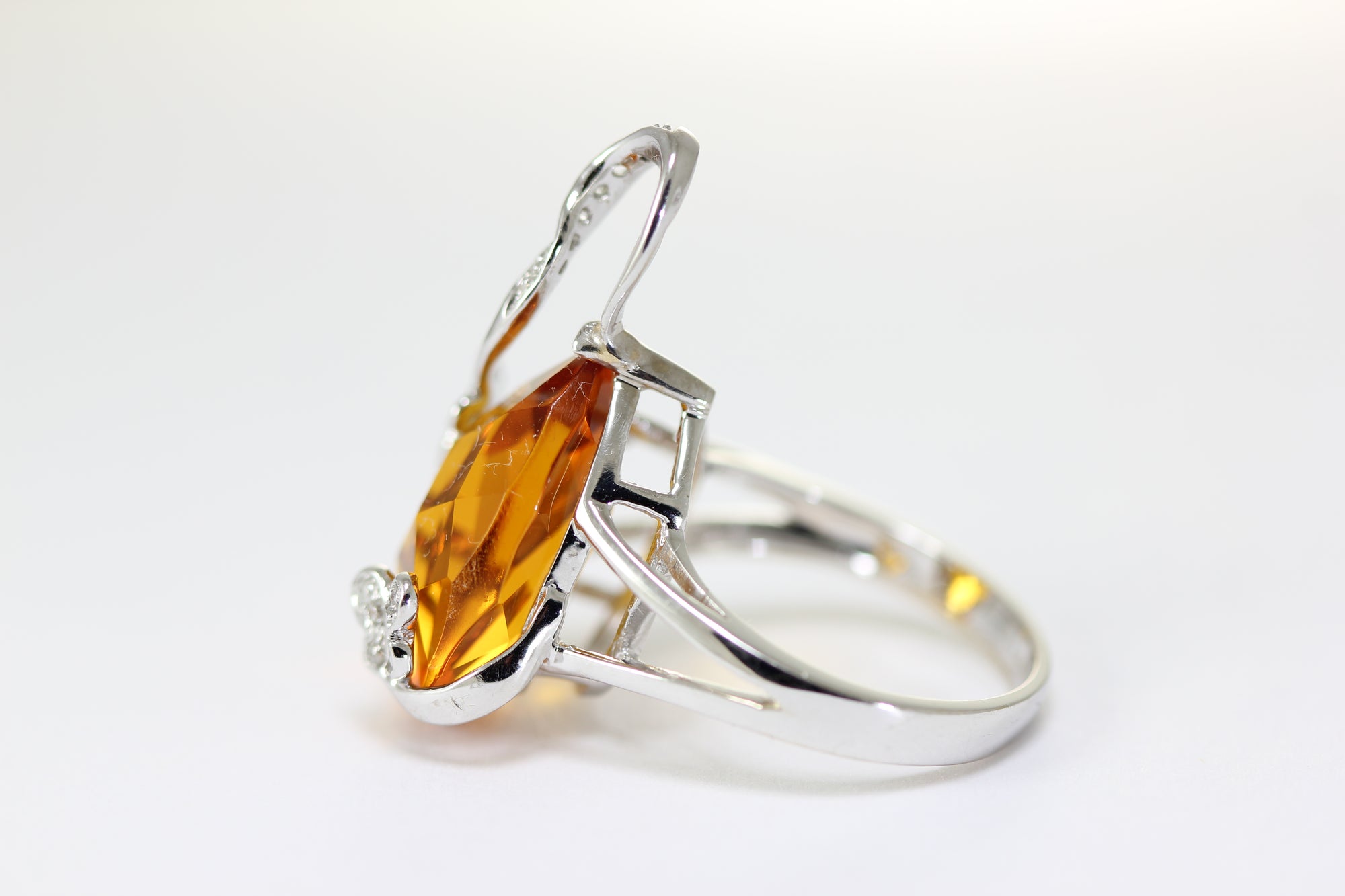 14K WHITE GOLD LADIES PEAR CITRINE & DIAMOND RING