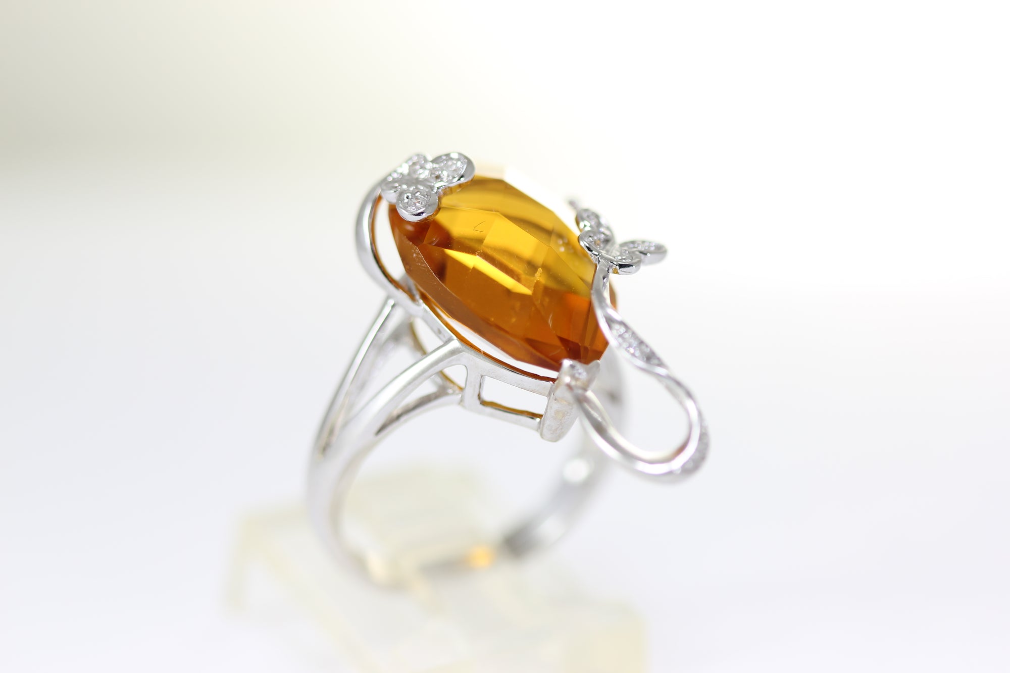 14K WHITE GOLD LADIES PEAR CITRINE & DIAMOND RING