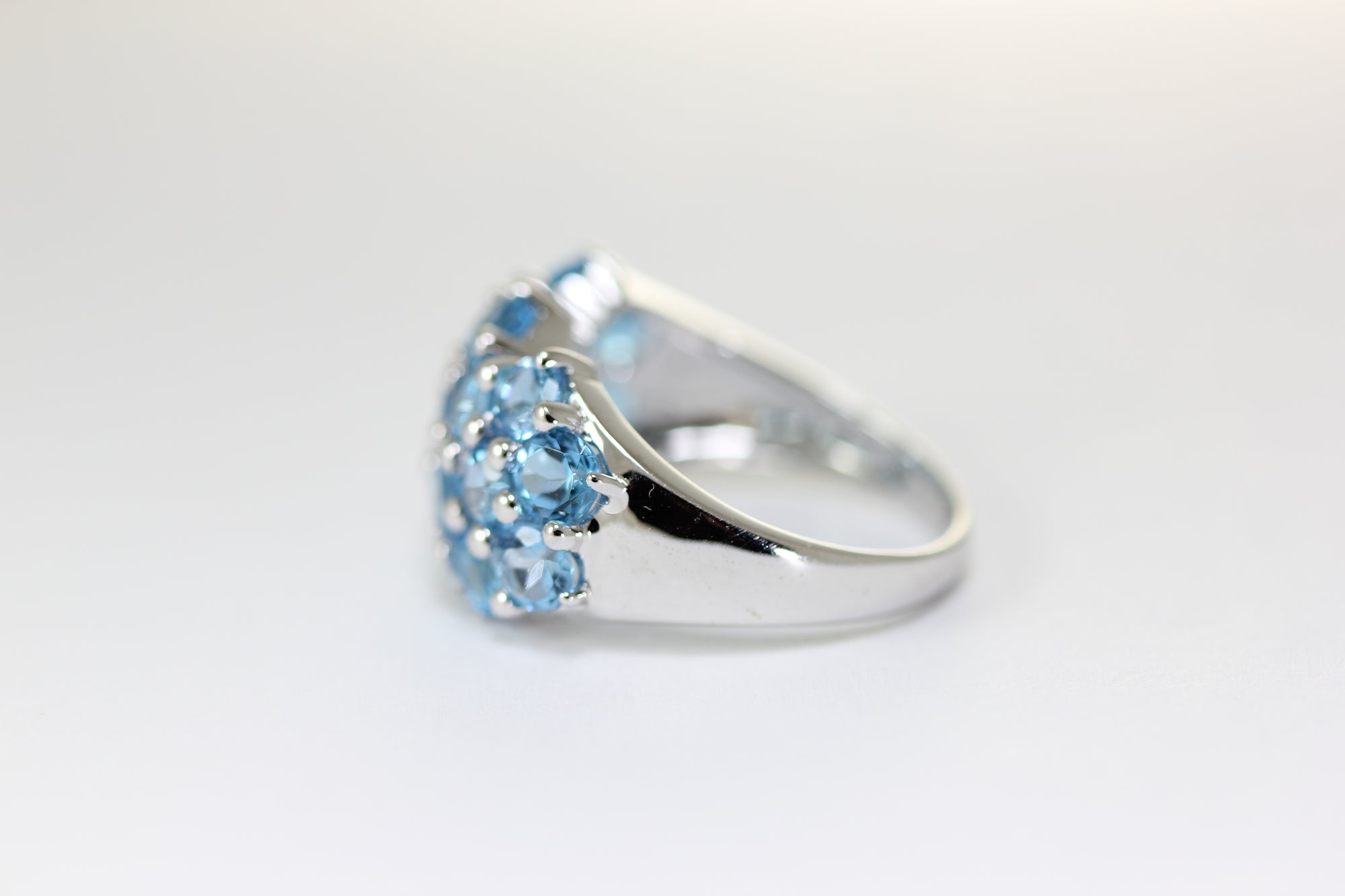 aaa WIDE BAND NATURAL BLUE TOPAZ 14K WHITE GOLD RING