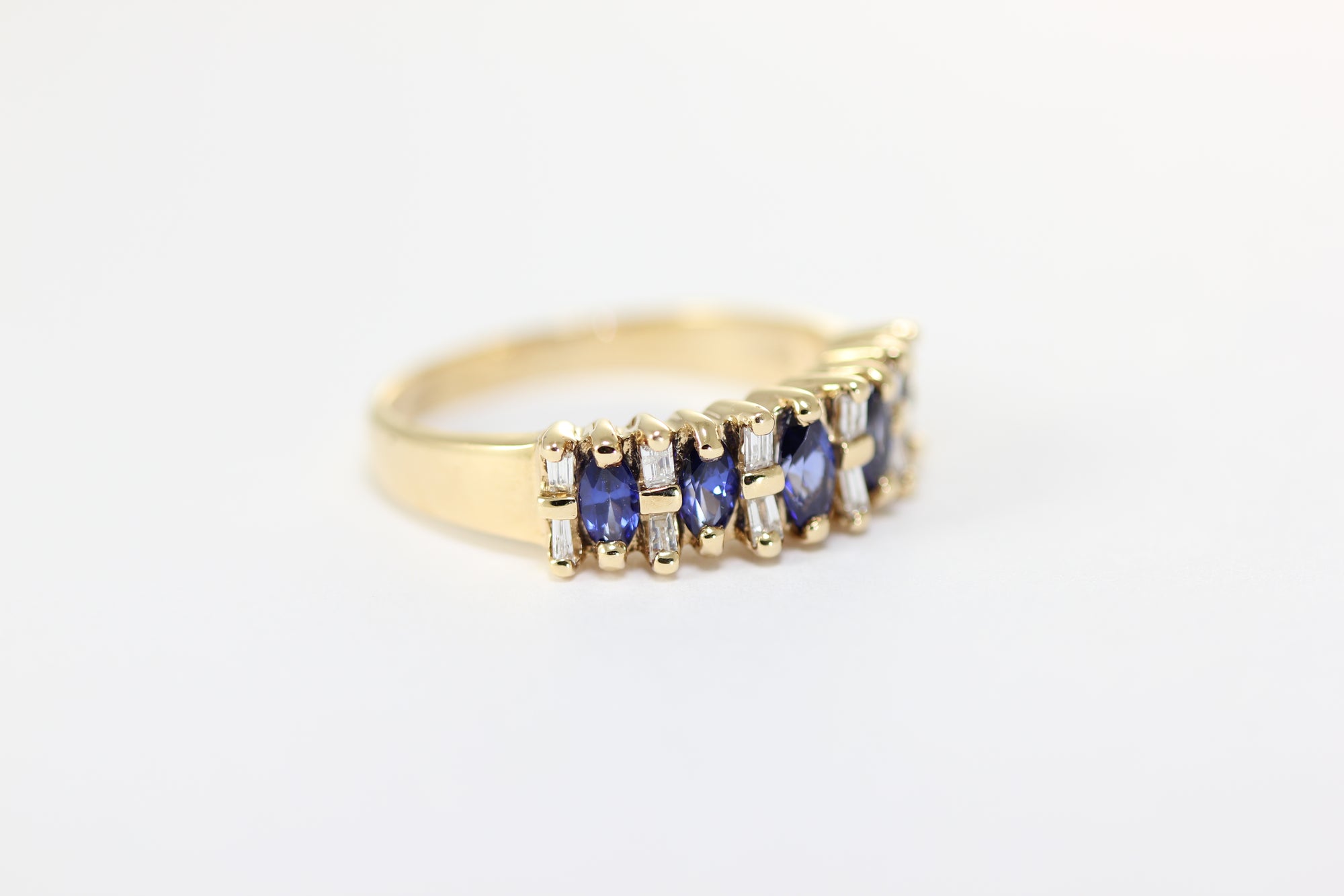 aaa NATURAL MARQUISE SHAPED SAPPHIRE and BAGUETTES DIAMOND RING 14K YELLOW GOLD