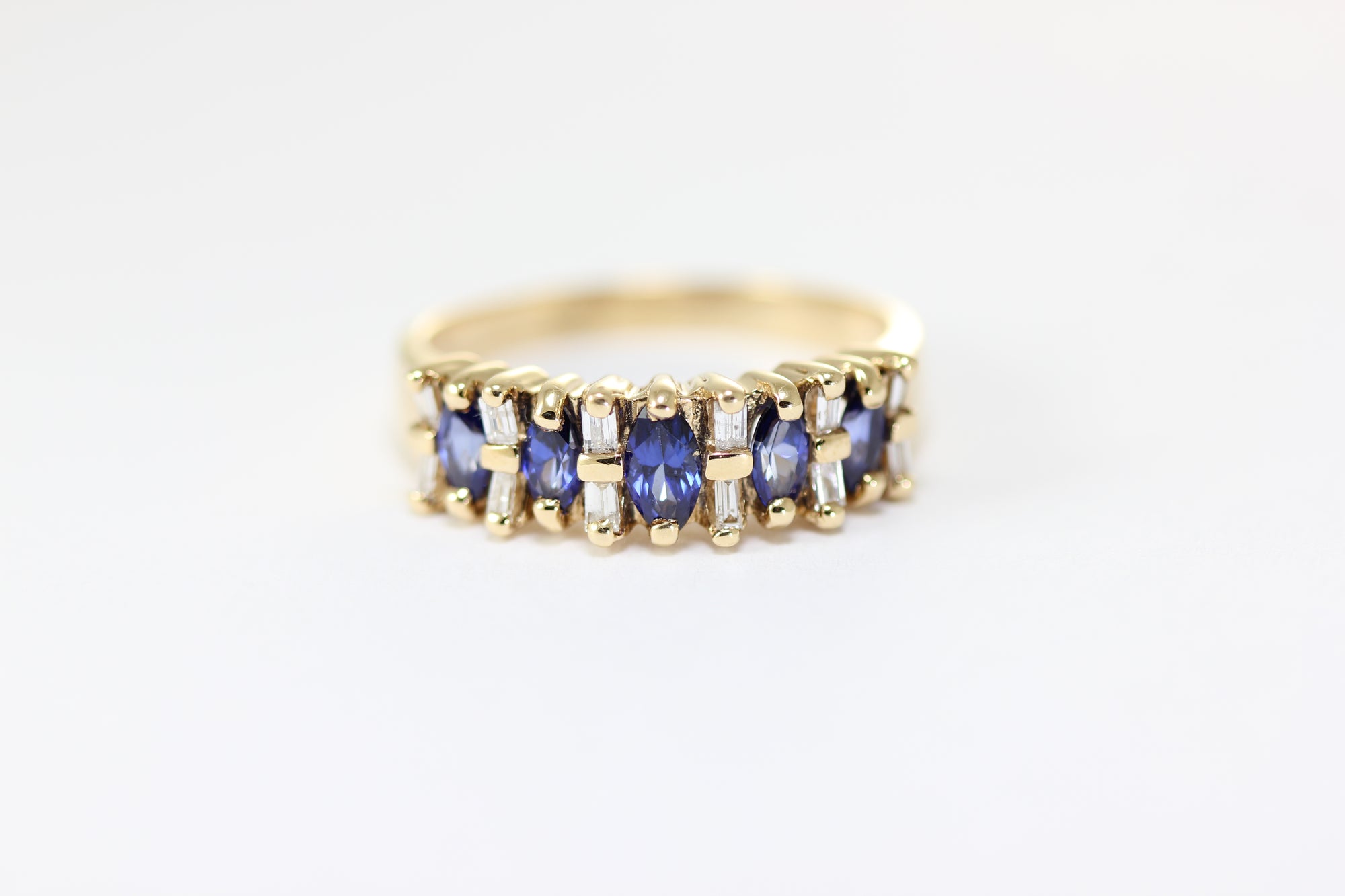 aaa NATURAL MARQUISE SHAPED SAPPHIRE and BAGUETTES DIAMOND RING 14K YELLOW GOLD