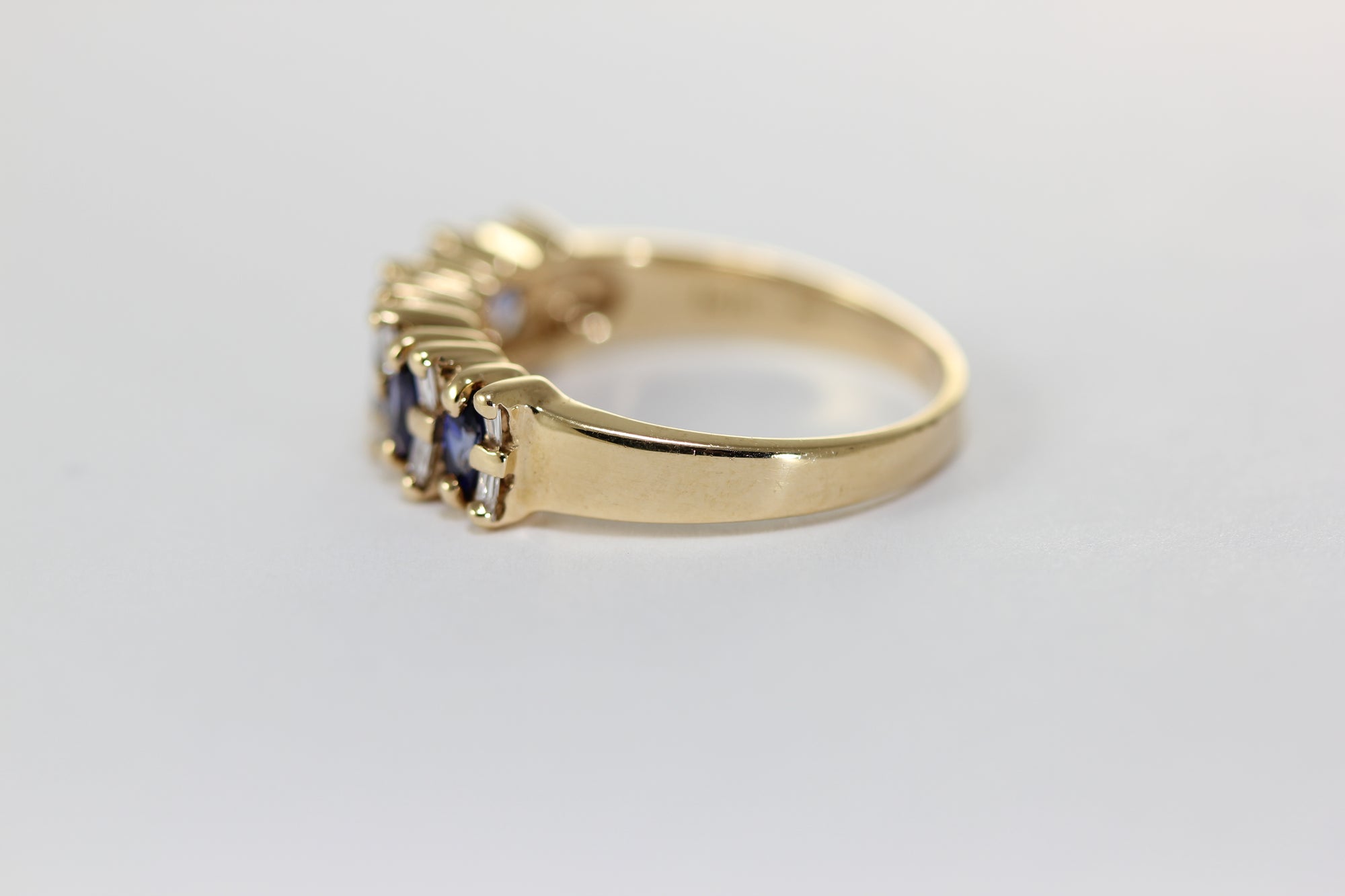 aaa NATURAL MARQUISE SHAPED SAPPHIRE and BAGUETTES DIAMOND RING 14K YELLOW GOLD
