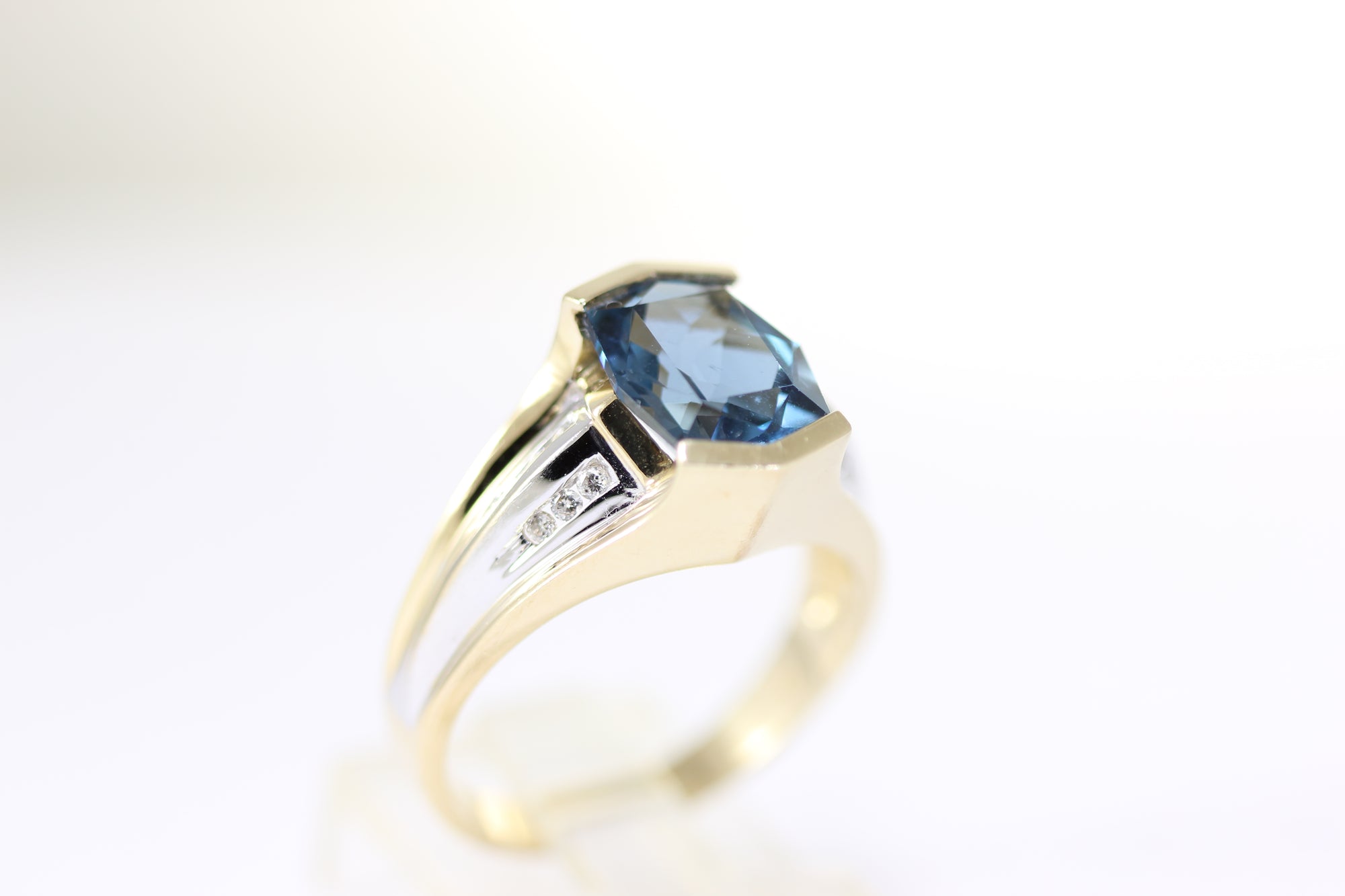 14K WHITE & YELLOW GOLD DIAMOND &  NATURAL LONDON BLUE TOPAZ WOMENS RING