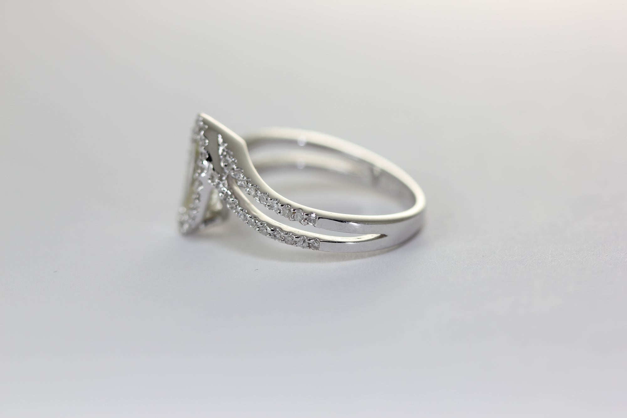 ABC 14K WHITE GOLD LADIES HELO LIME AURA QUARTZ & DIAMOND RING