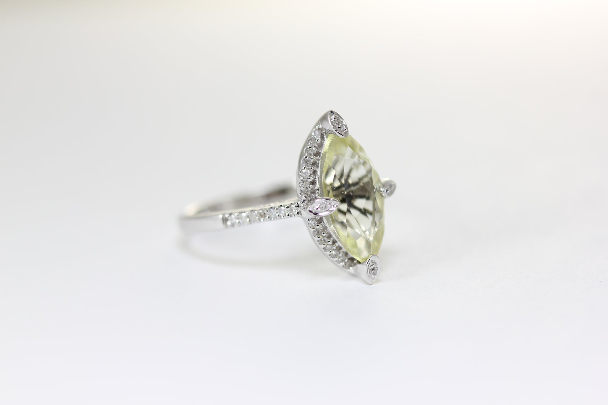 ABC 14K WHITE GOLD LADIES HELO LIME AURA QUARTZ & DIAMOND RING