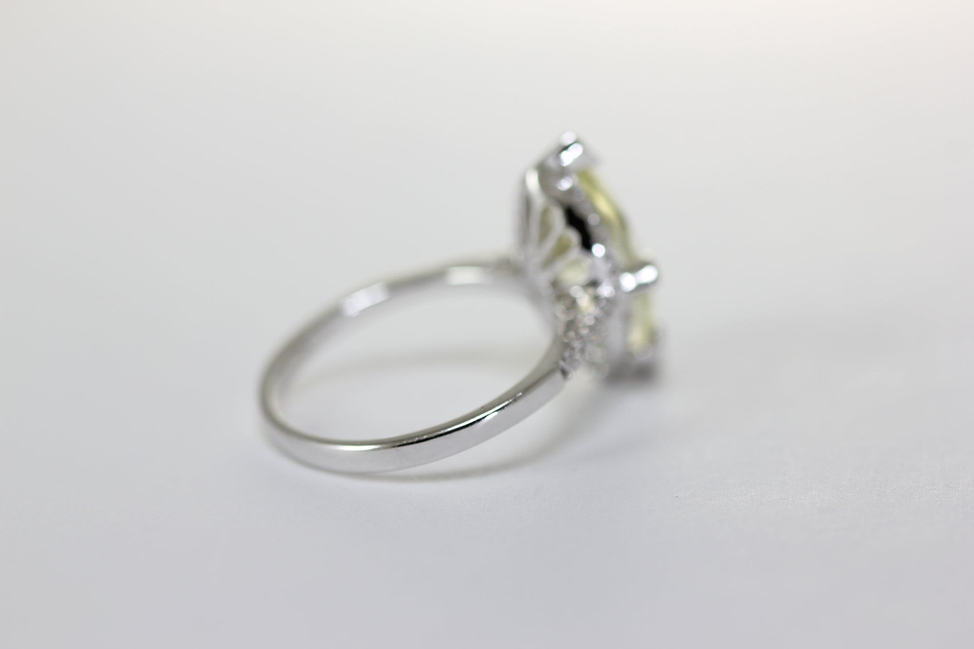 ABC 14K WHITE GOLD LADIES HELO LIME AURA QUARTZ & DIAMOND RING