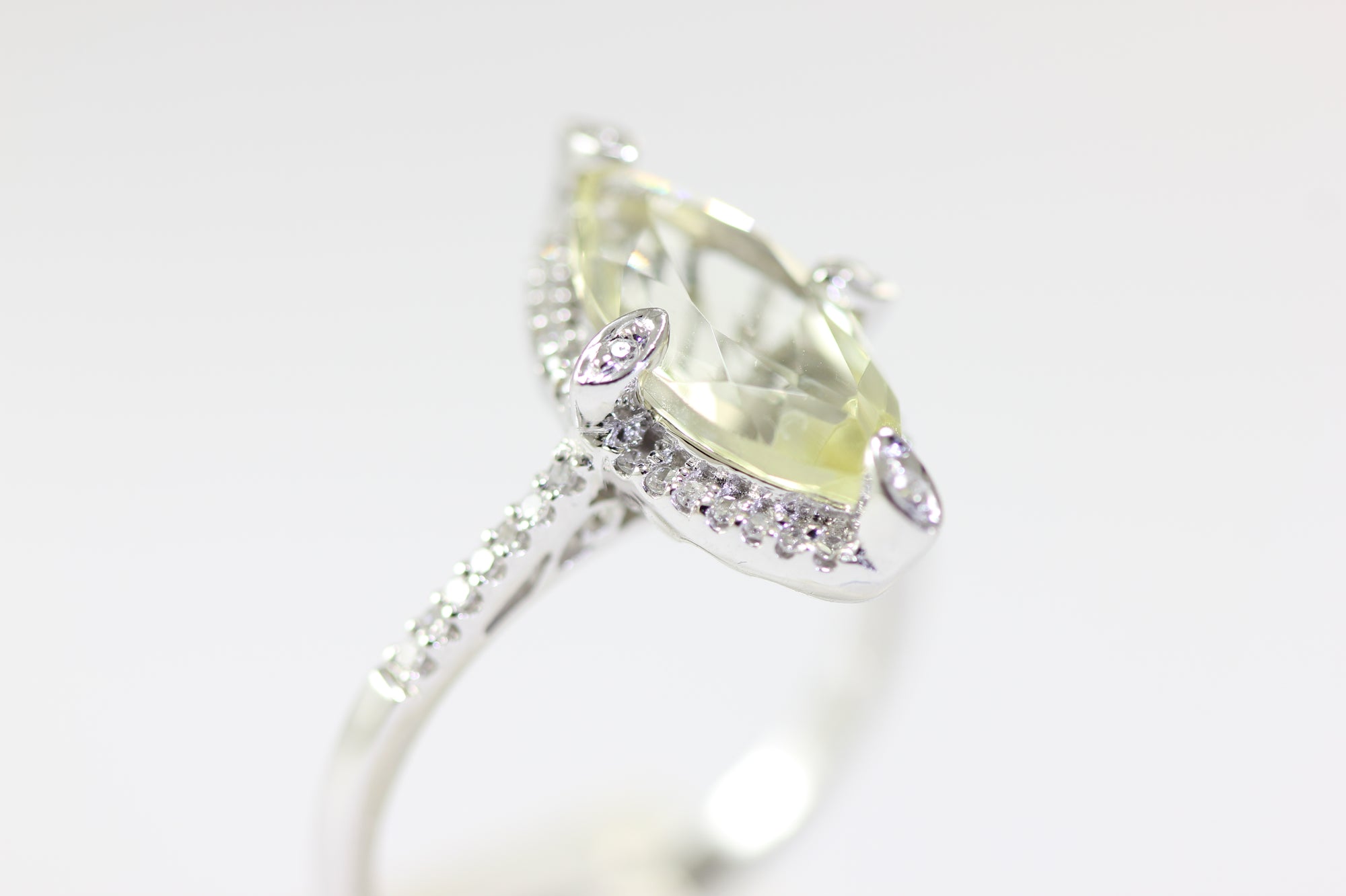 ABC 14K WHITE GOLD LADIES HELO LIME AURA QUARTZ & DIAMOND RING