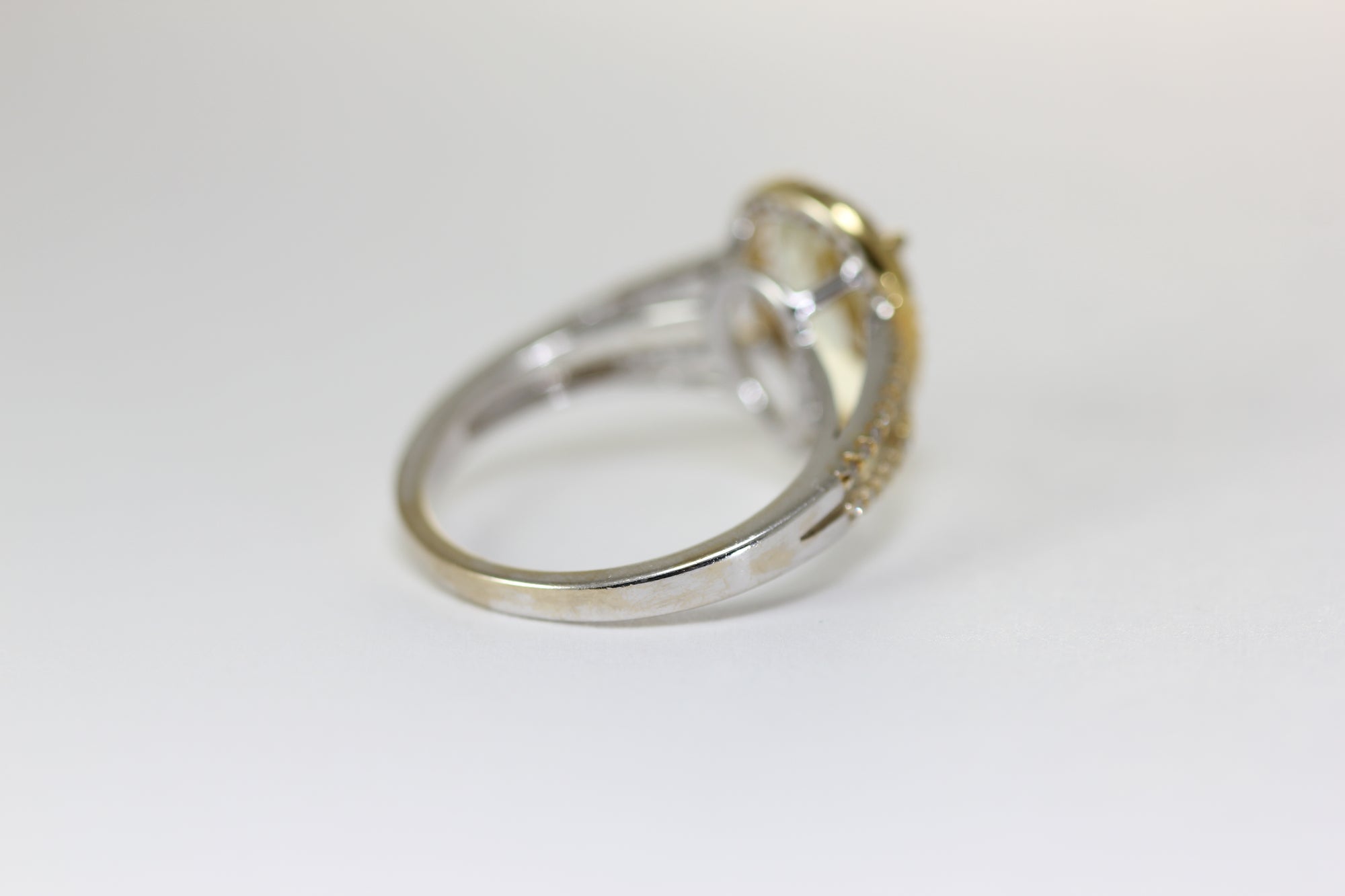 ABC 14K WHITE  & YELLOW GOLD LADIES HELO LIME AURA QUARTZ & DIAMOND RING
