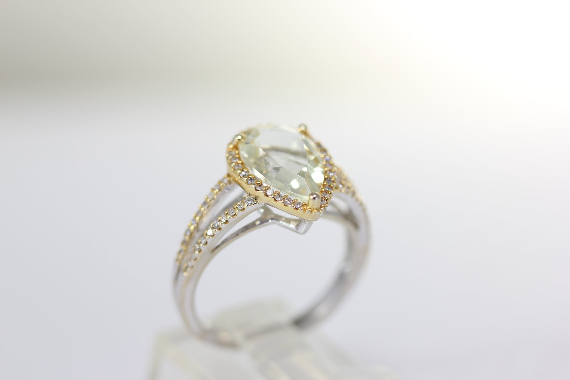 ABC 14K WHITE  & YELLOW GOLD LADIES HELO LIME AURA QUARTZ & DIAMOND RING