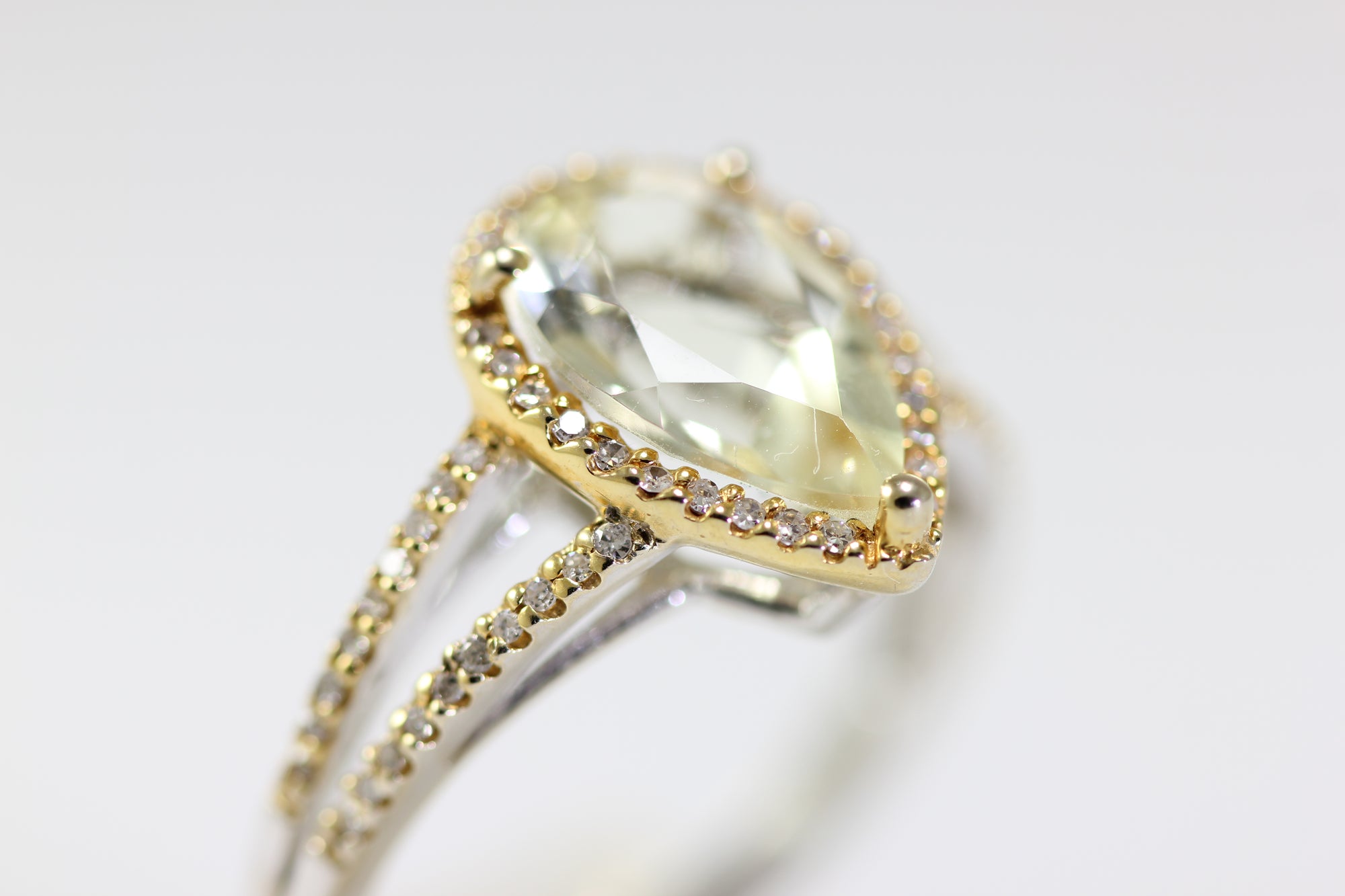 ABC 14K WHITE  & YELLOW GOLD LADIES HELO LIME AURA QUARTZ & DIAMOND RING